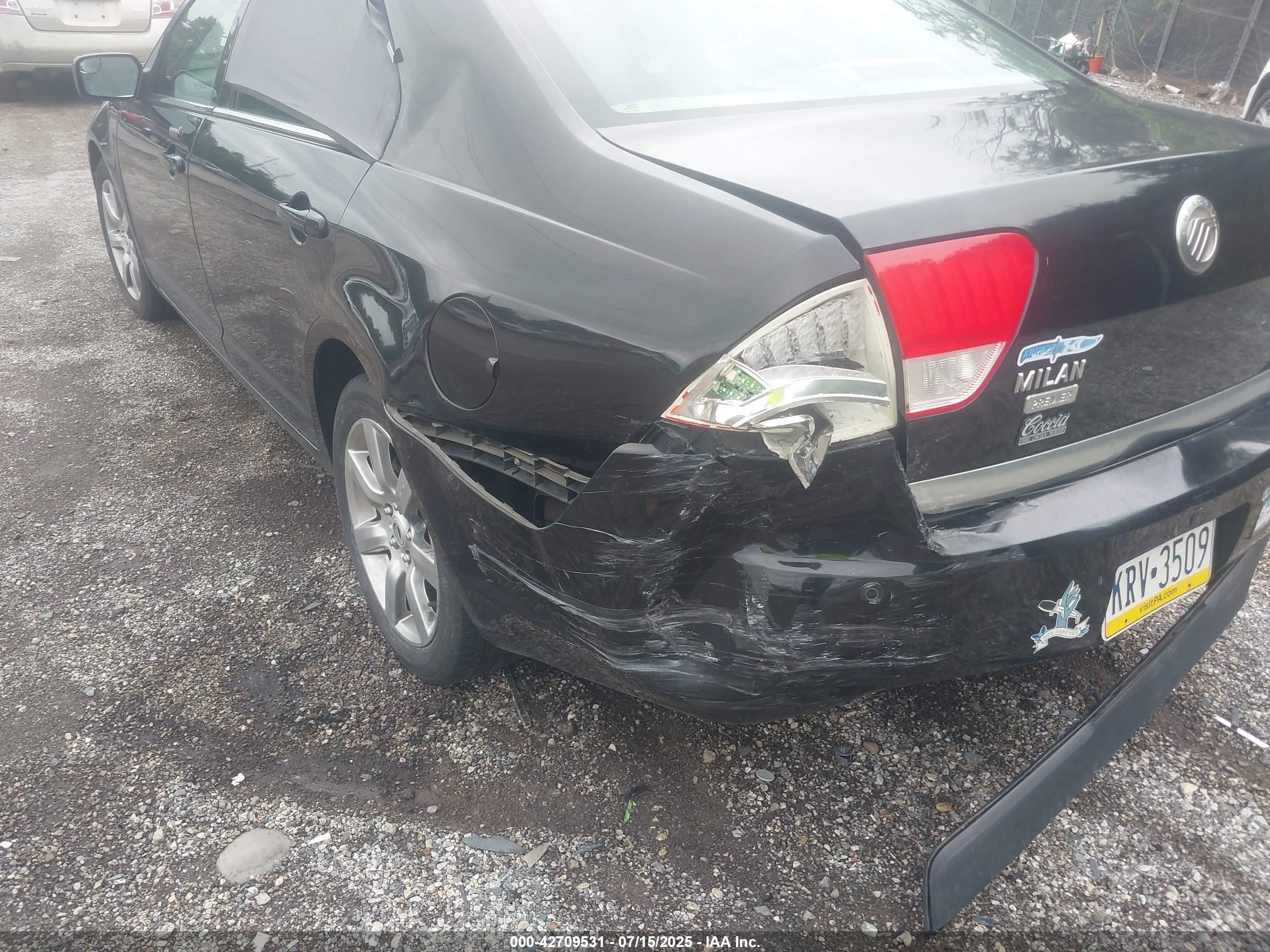 2011 Mercury Milan Premier Black vin: 3MEHM0JAXBR603487