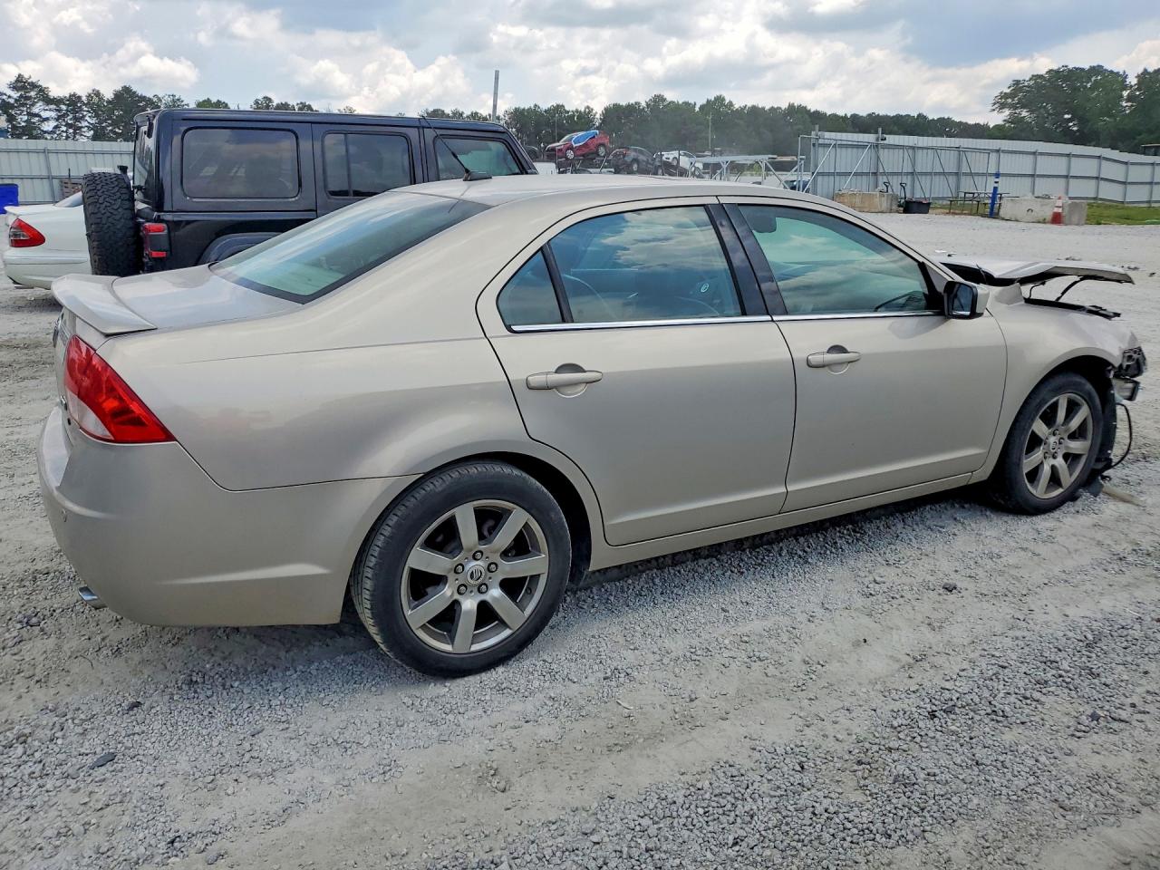 2010 Mercury Milan Premier Beige vin: 3MEHM0JG0AR628918