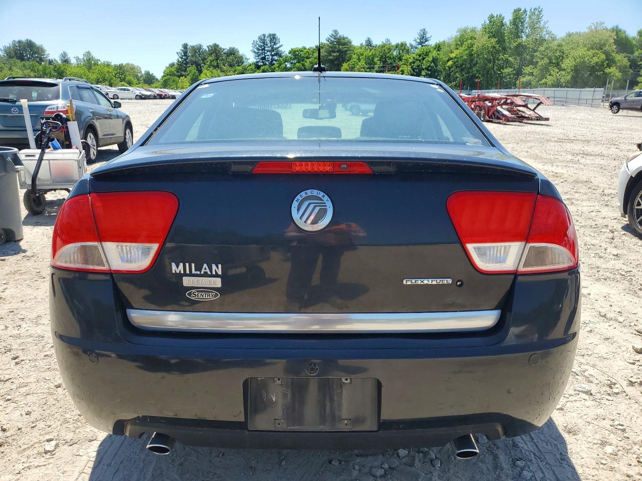 2011 Mercury Milan Premier Black vin: 3MEHM0JG0BR602160