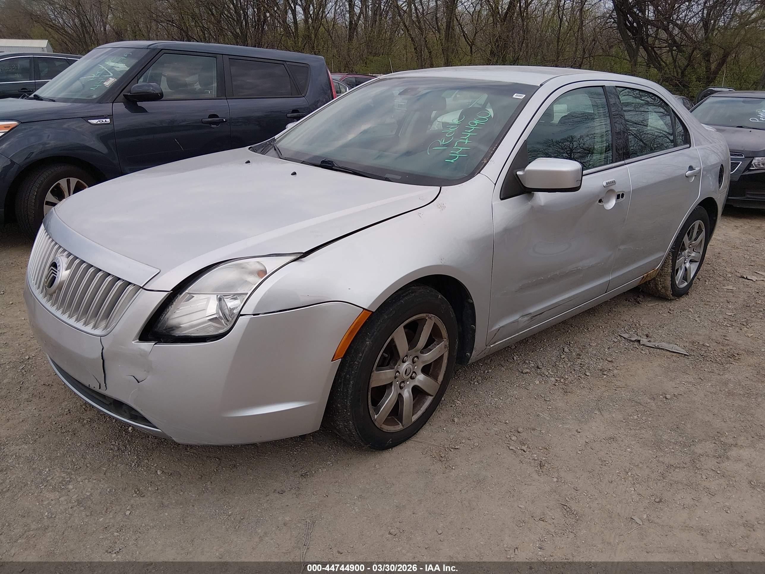 2011 Mercury Milan Premier Silver vin: 3MEHM0JG0BR603986