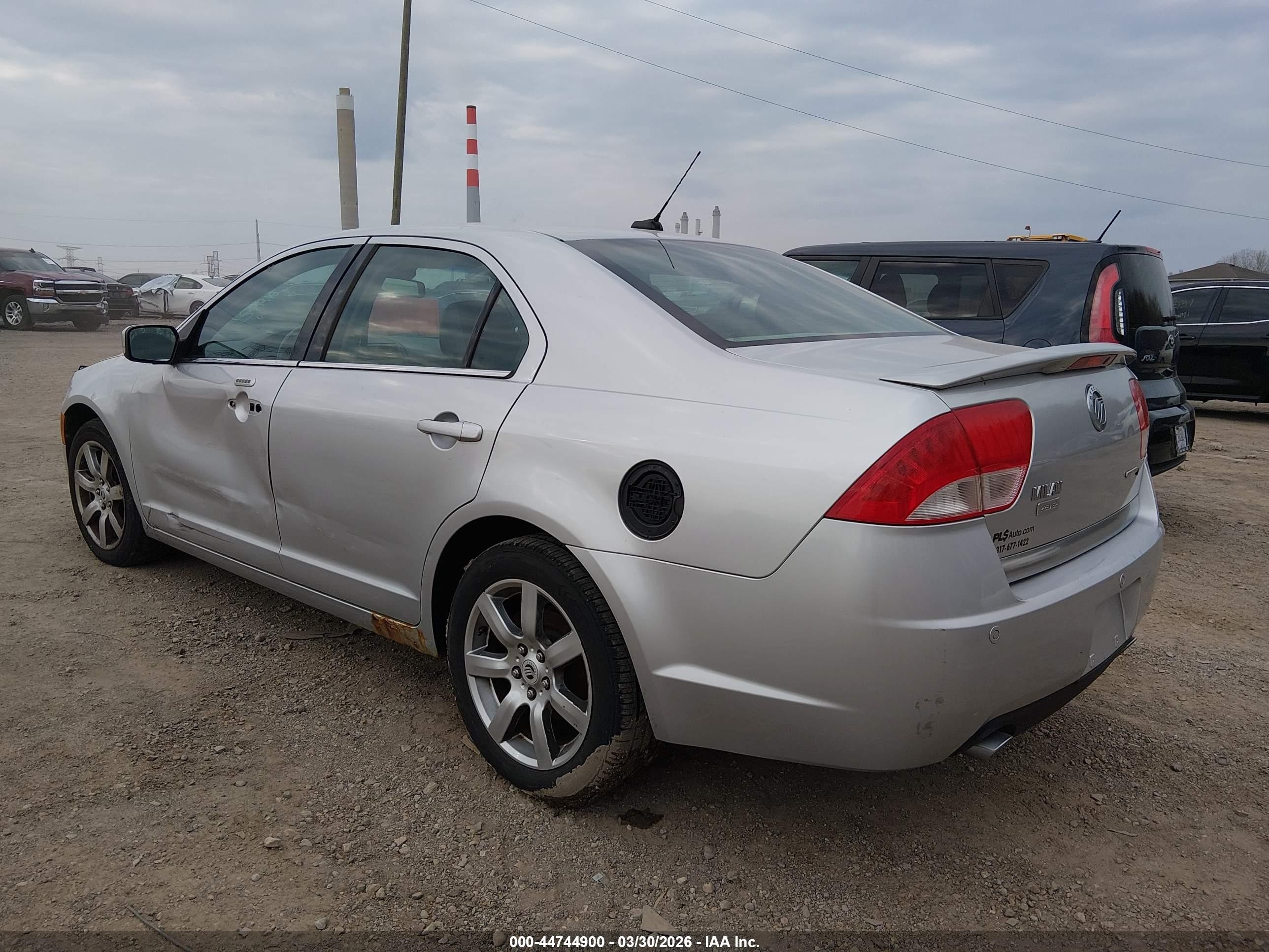 2011 Mercury Milan Premier Silver vin: 3MEHM0JG0BR603986