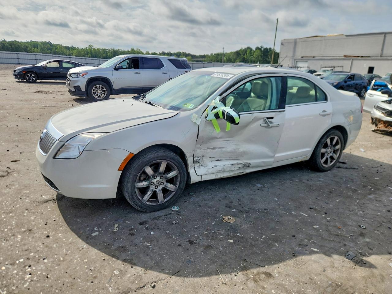 2010 Mercury Milan Premier White vin: 3MEHM0JG1AR618785