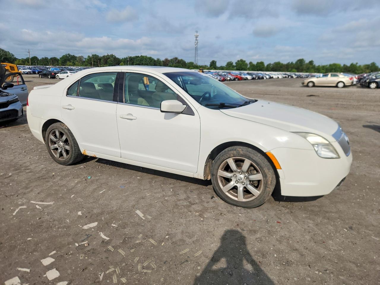 2010 Mercury Milan Premier White vin: 3MEHM0JG1AR618785
