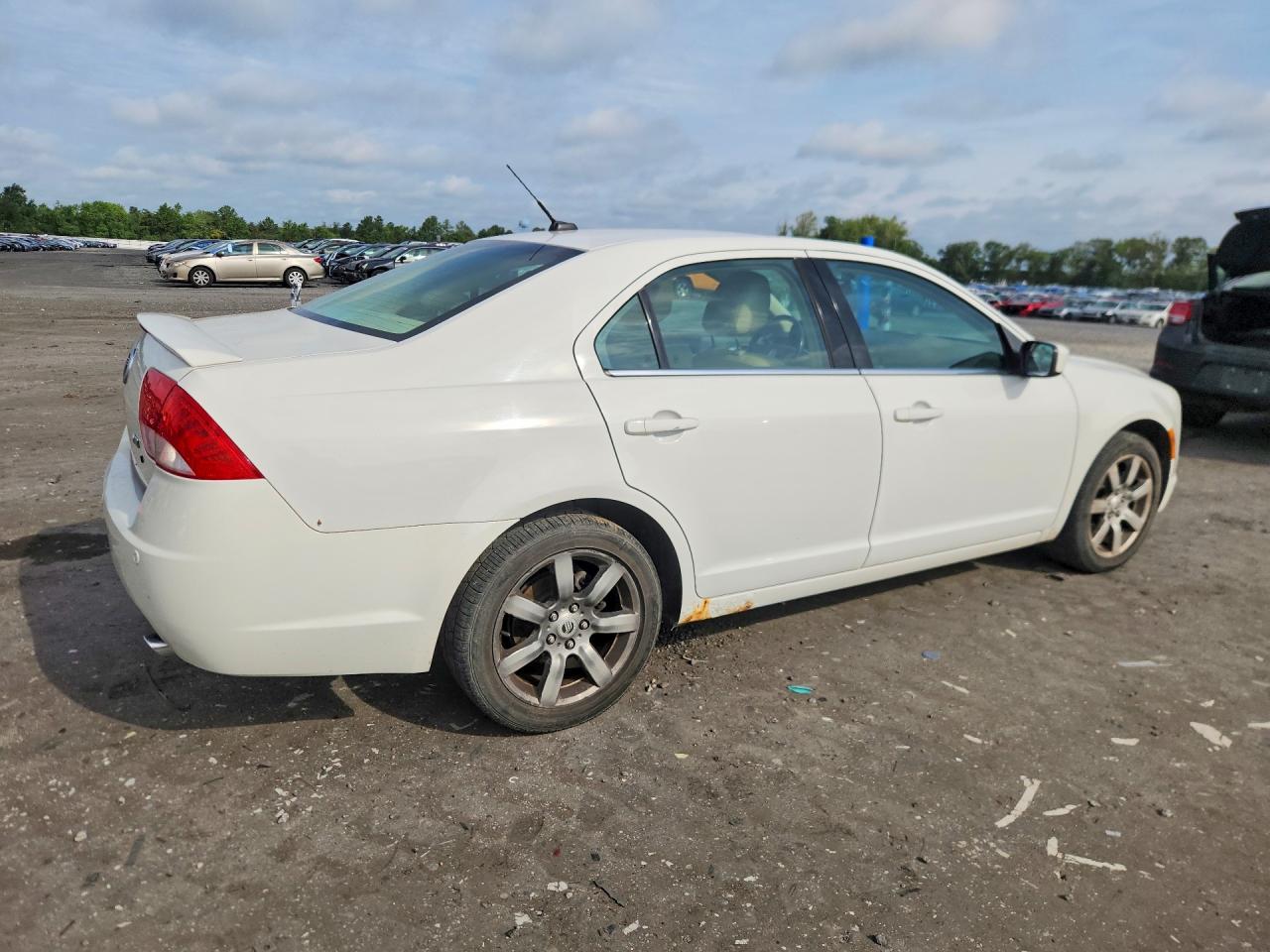 2010 Mercury Milan Premier White vin: 3MEHM0JG1AR618785
