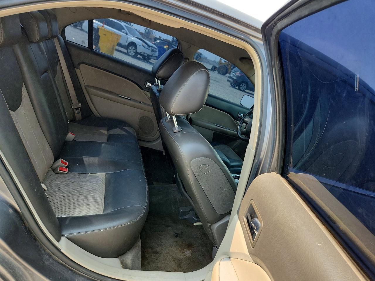 2010 Mercury Milan Premier Gray vin: 3MEHM0JG1AR637644