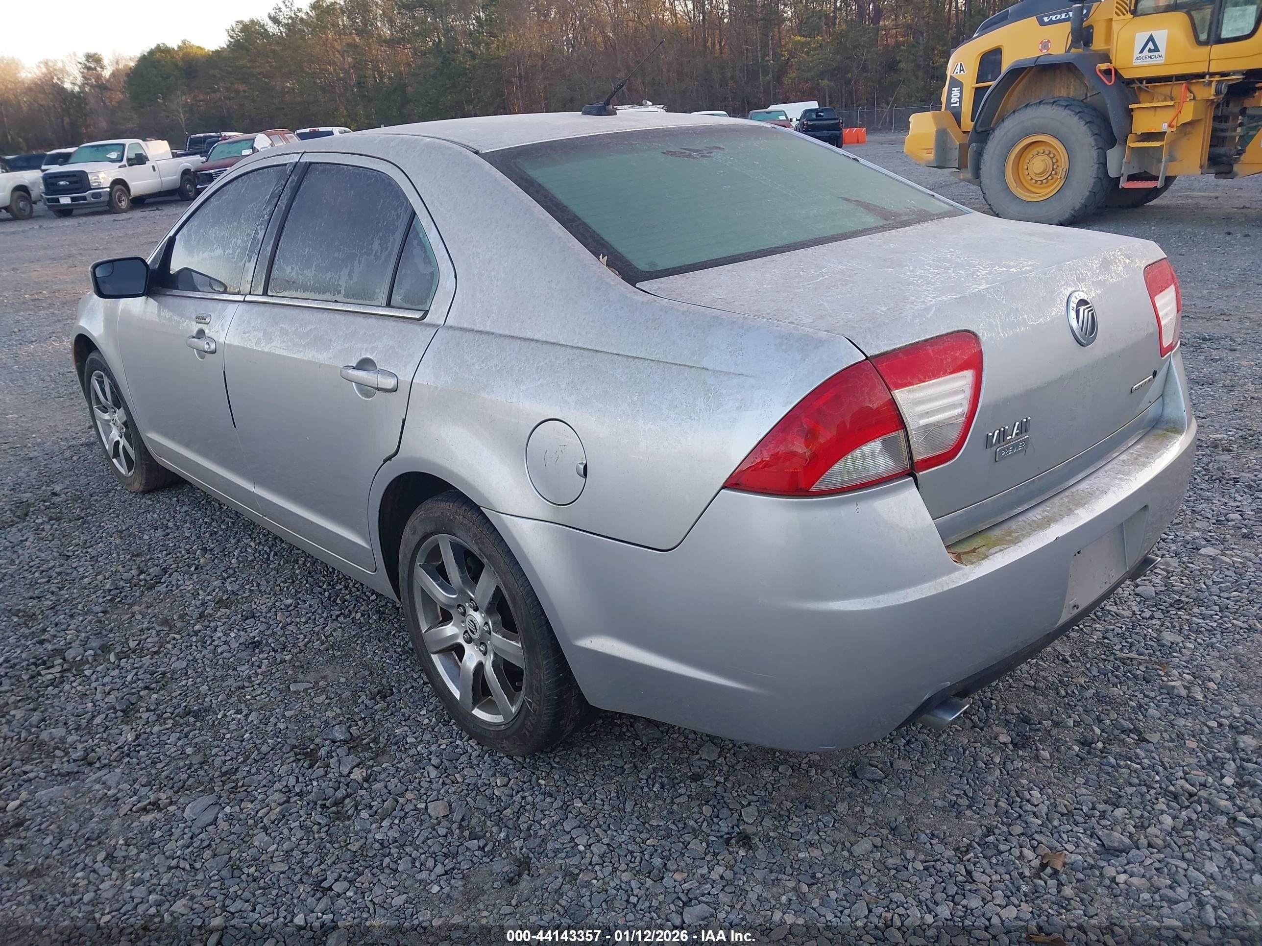 2011 Mercury Milan Premier Silver vin: 3MEHM0JG1BR604791