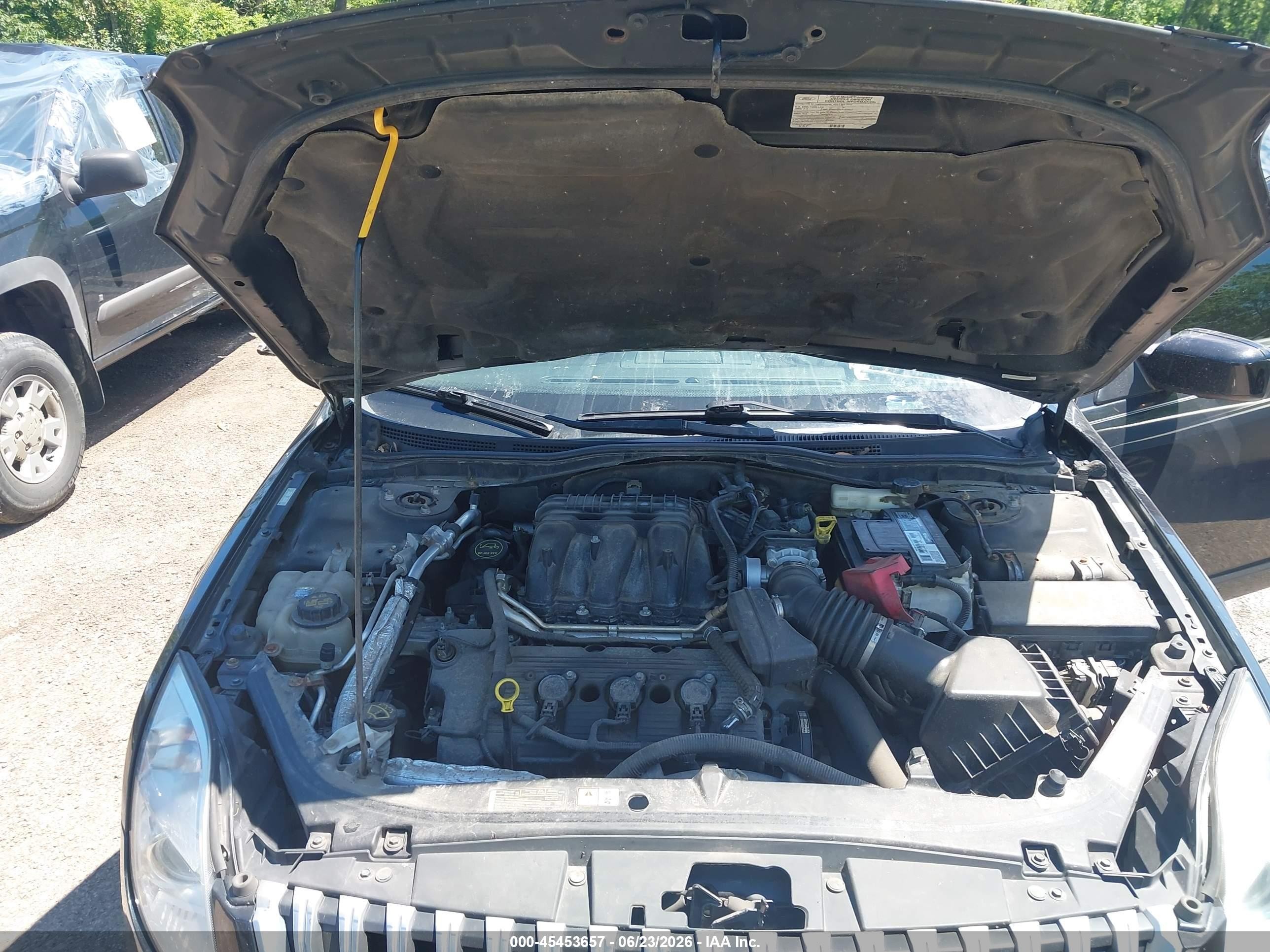 2011 Mercury Milan Premier Black vin: 3MEHM0JG2BR601964