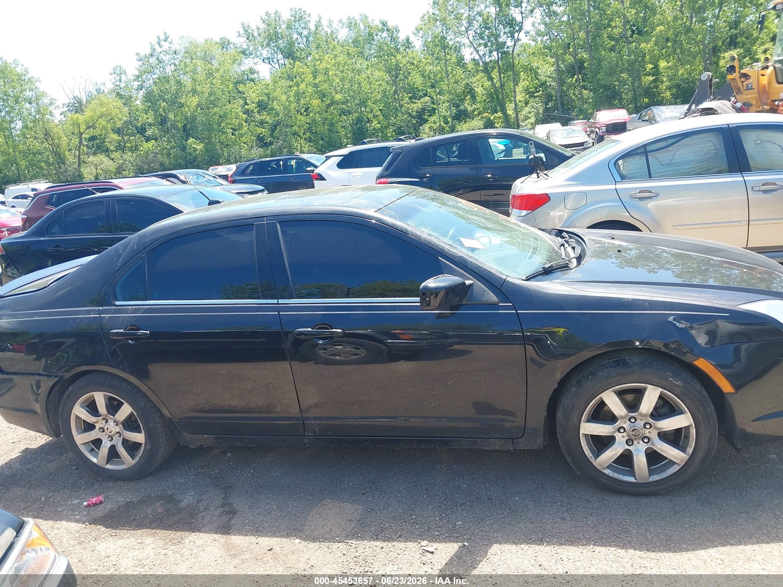 2011 Mercury Milan Premier Black vin: 3MEHM0JG2BR601964