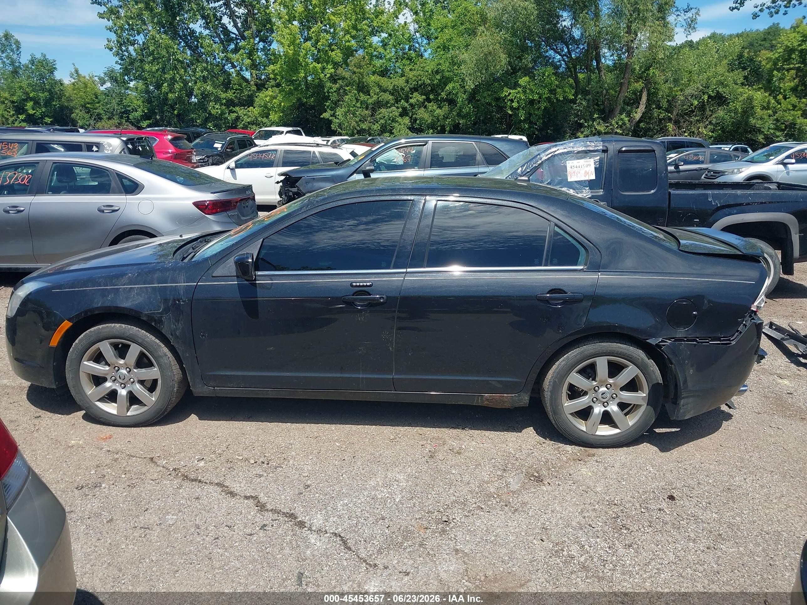 2011 Mercury Milan Premier Black vin: 3MEHM0JG2BR601964