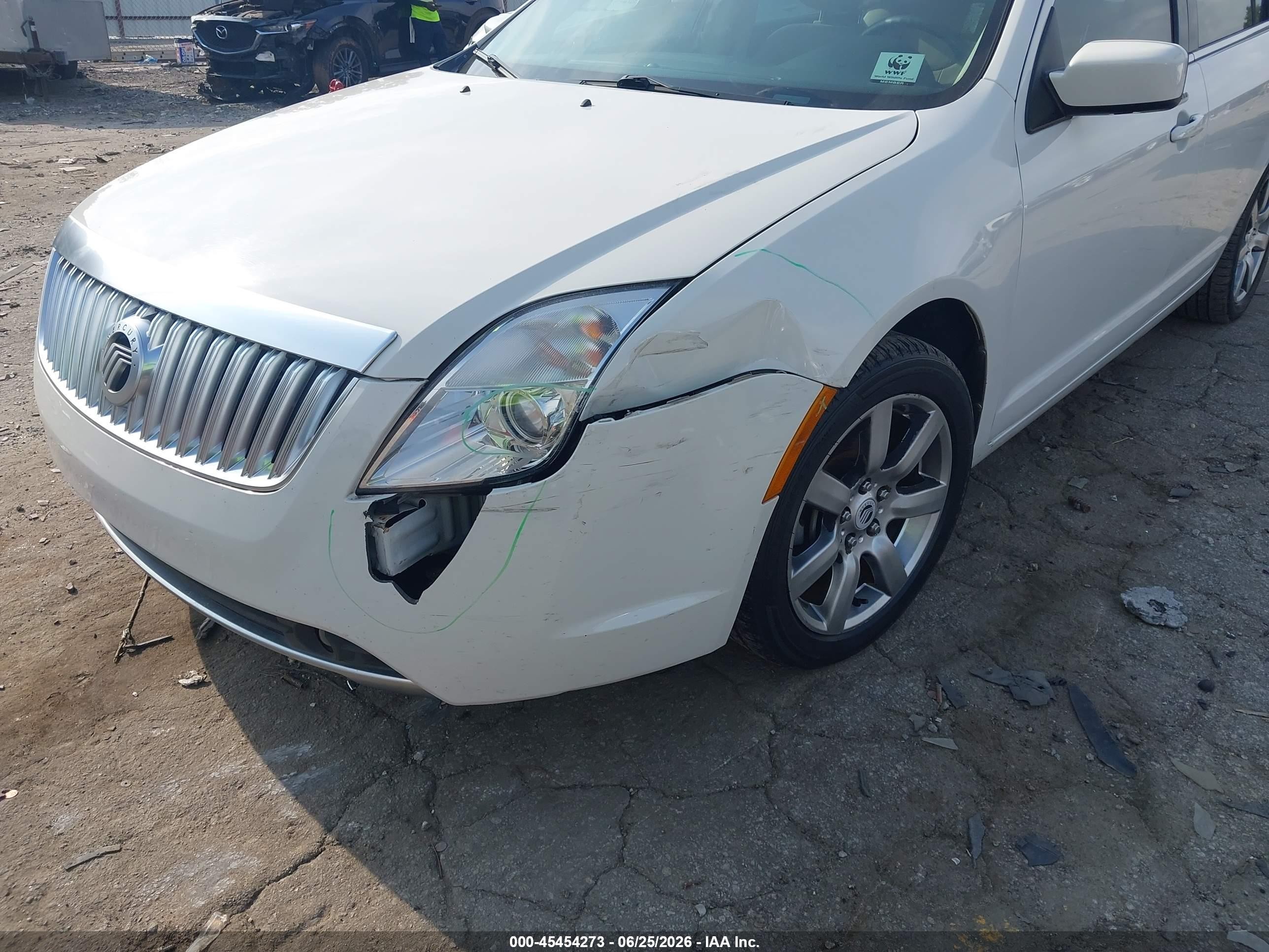 2011 Mercury Milan Premier White vin: 3MEHM0JG2BR603584