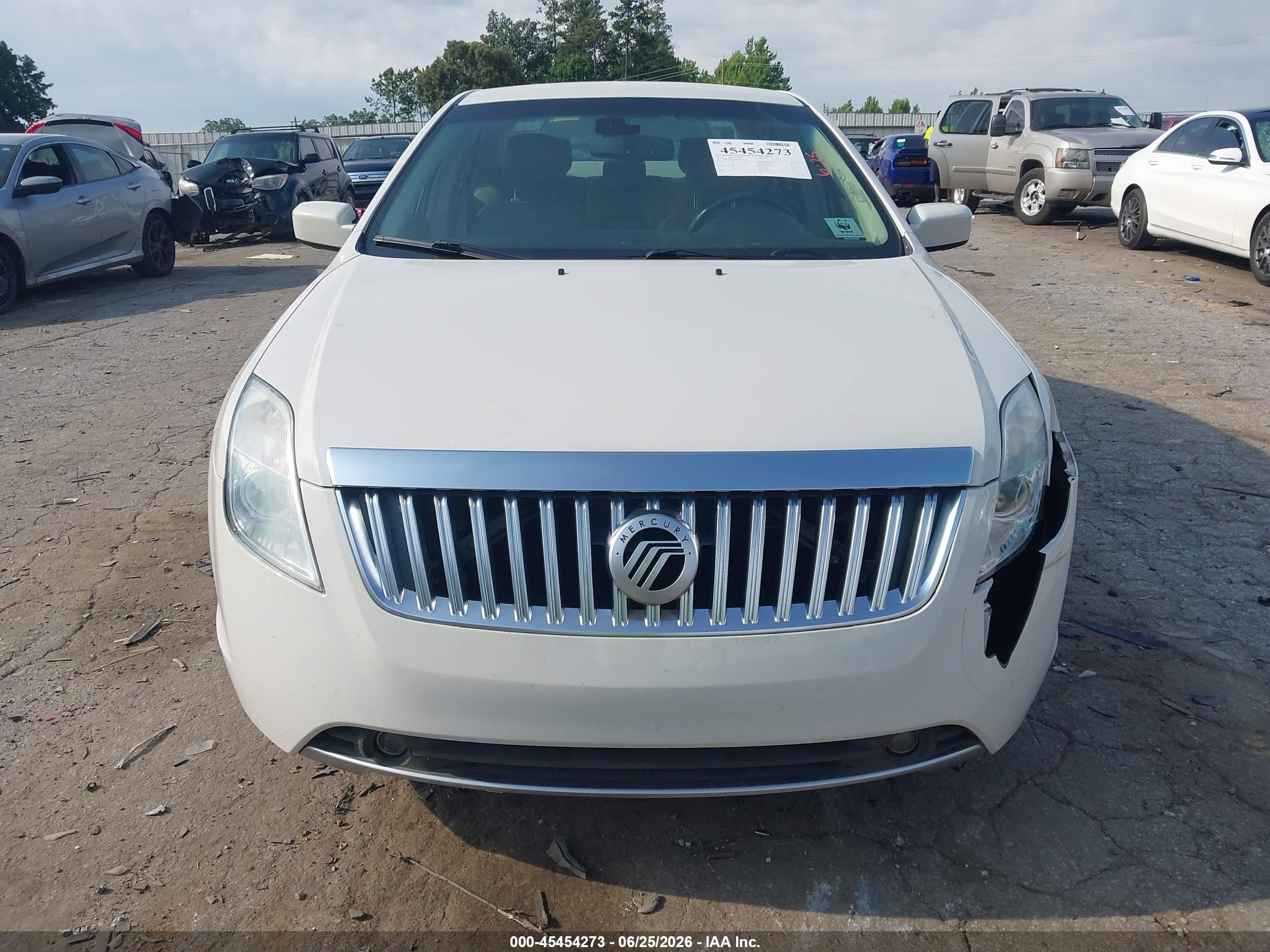 2011 Mercury Milan Premier White vin: 3MEHM0JG2BR603584