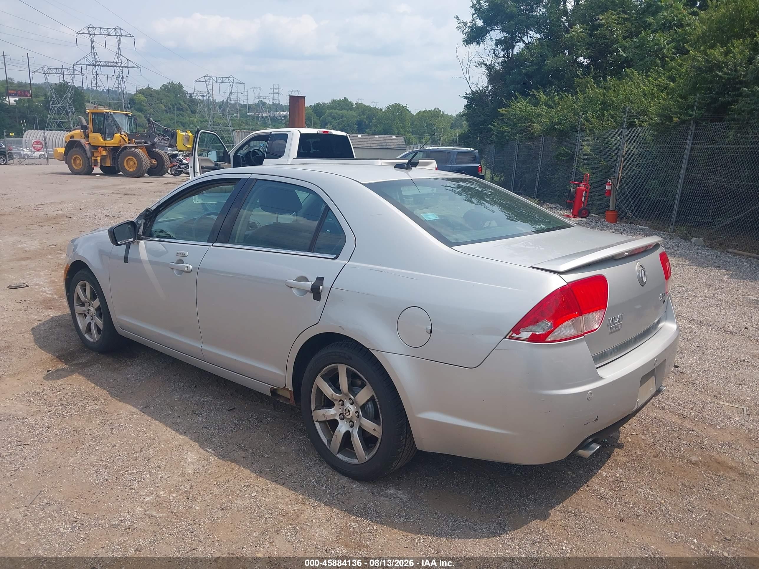 2010 Mercury Milan Premier Silver vin: 3MEHM0JG3AR612437