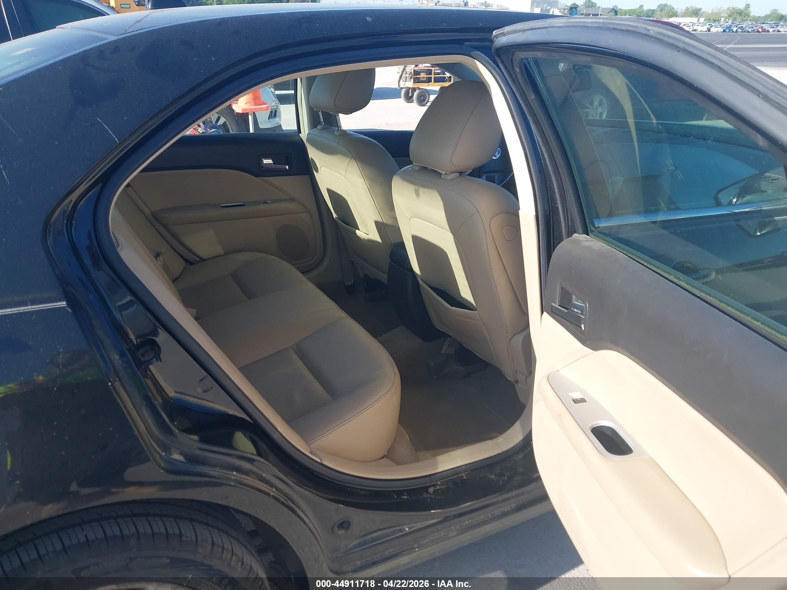2010 Mercury Milan Premier Black vin: 3MEHM0JG3AR632266