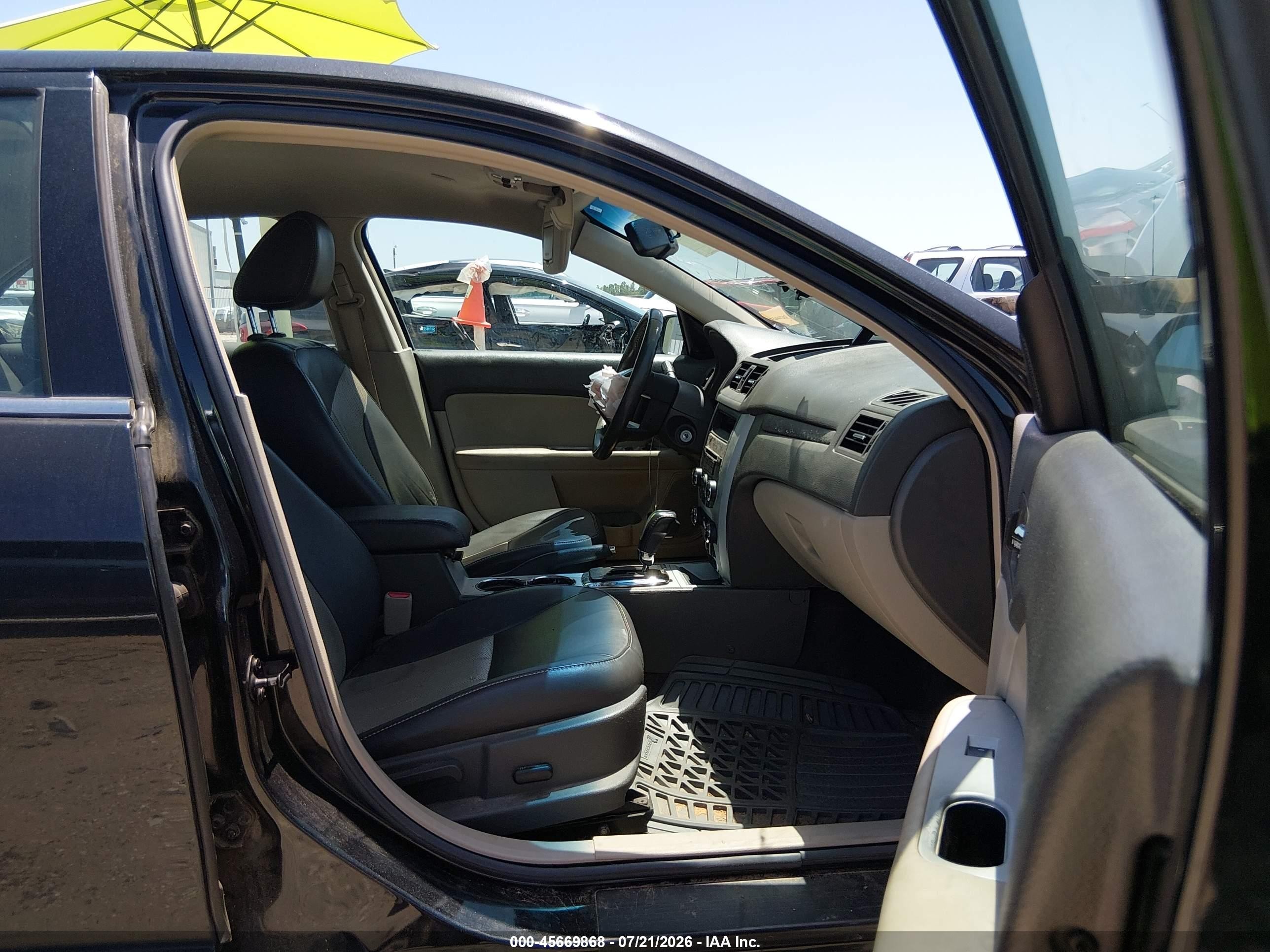 2010 Mercury Milan Premier Black vin: 3MEHM0JG3AR660570