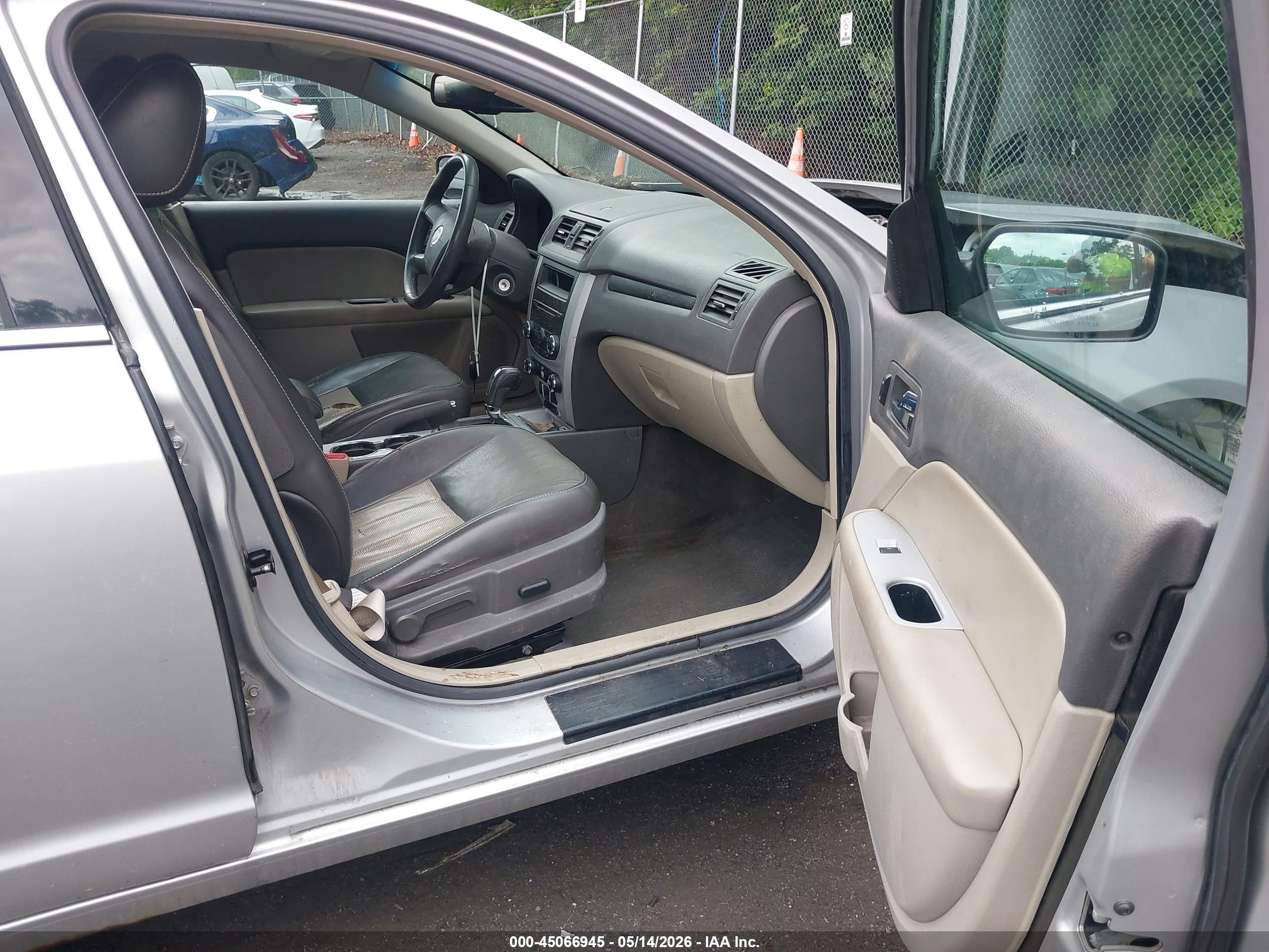 2010 Mercury Milan Premier Silver vin: 3MEHM0JG6AR659154