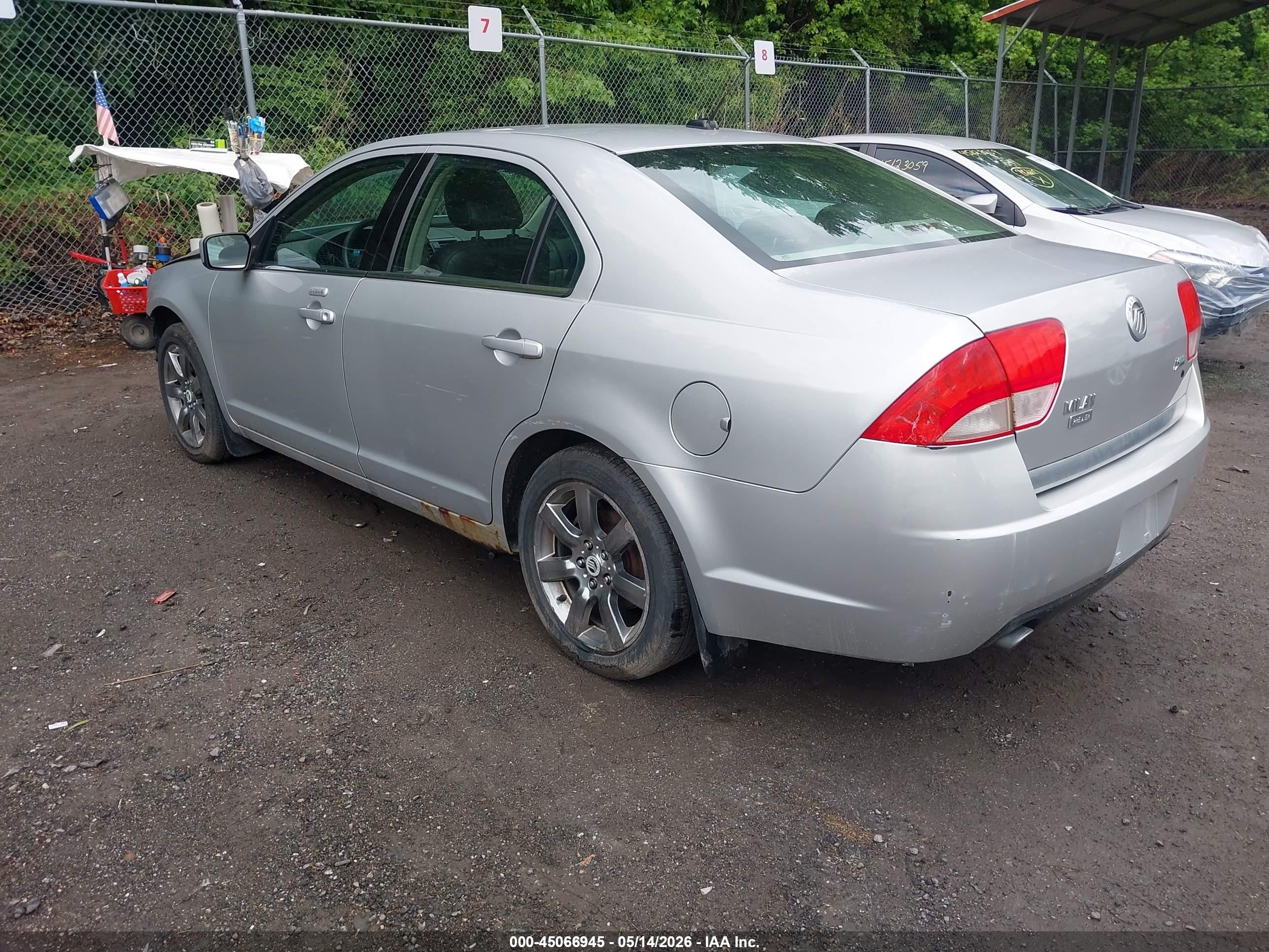 2010 Mercury Milan Premier Silver vin: 3MEHM0JG6AR659154