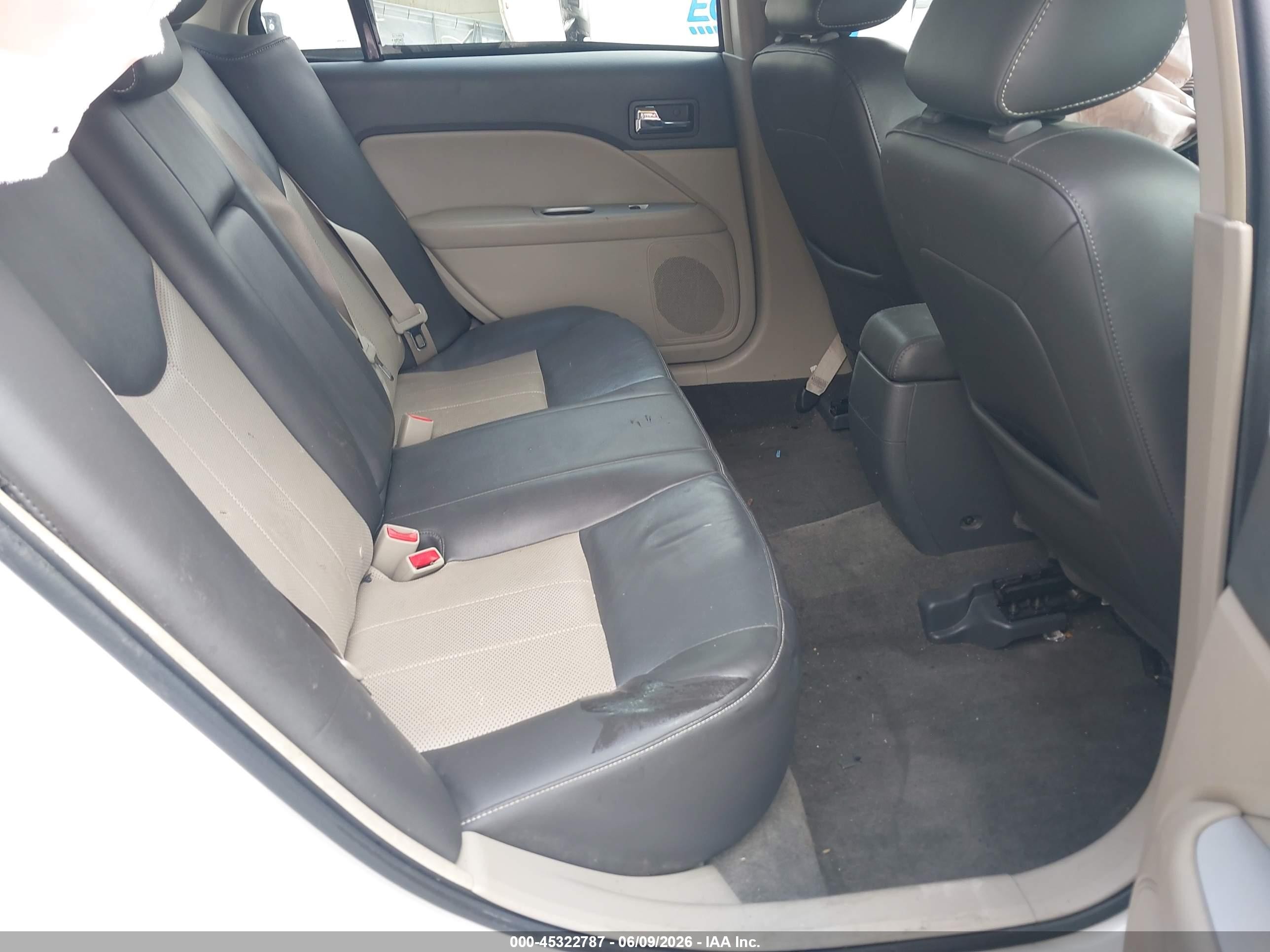 2011 Mercury Milan Premier White vin: 3MEHM0JG6BR603085