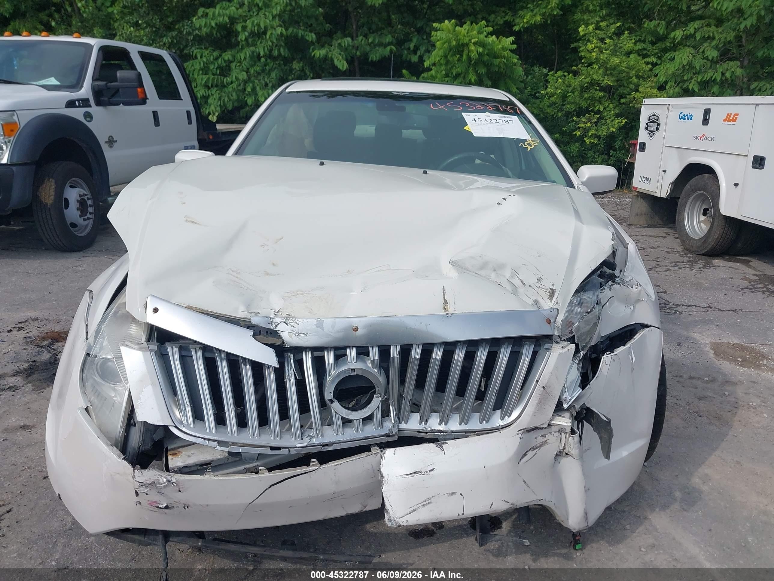 2011 Mercury Milan Premier White vin: 3MEHM0JG6BR603085