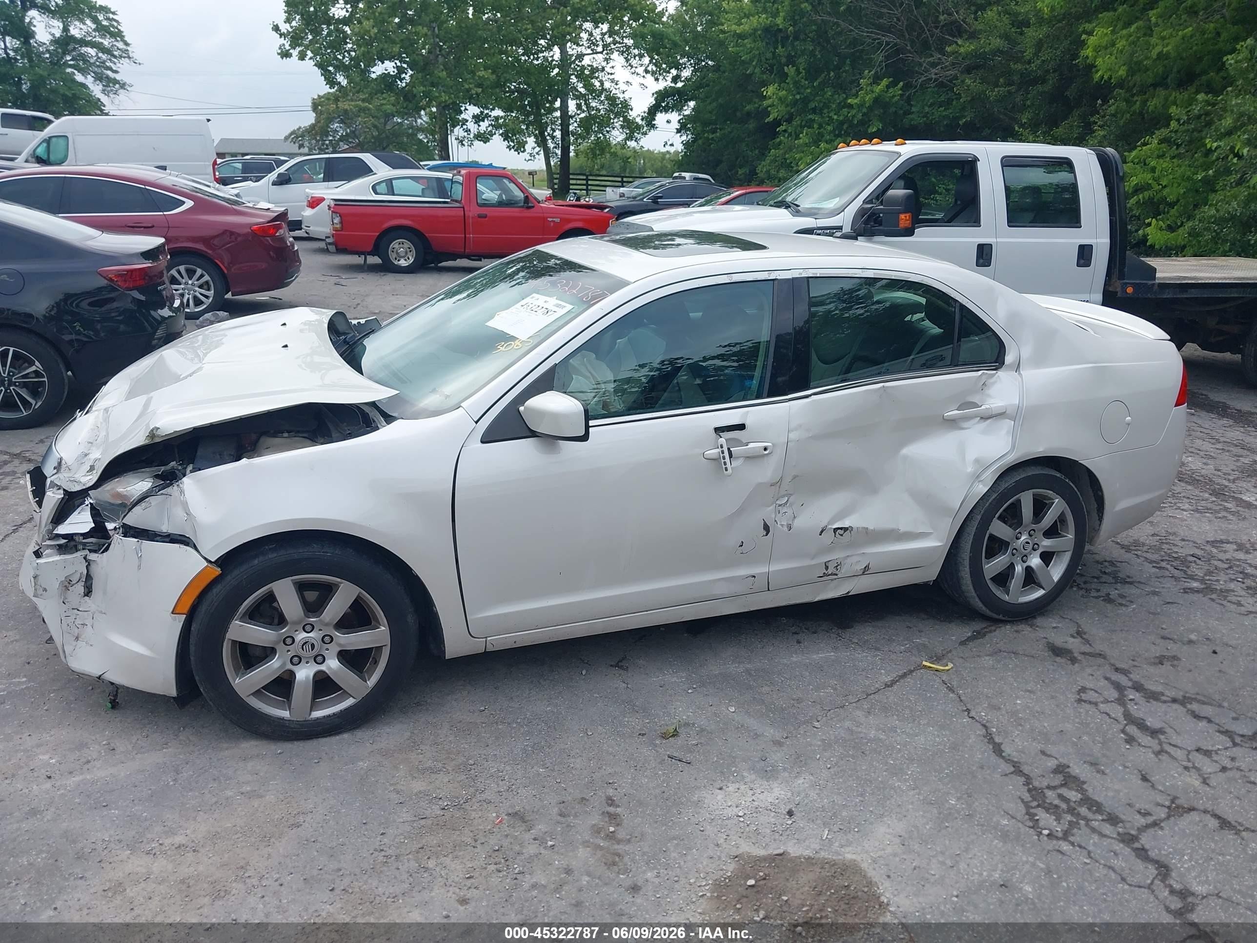 2011 Mercury Milan Premier White vin: 3MEHM0JG6BR603085