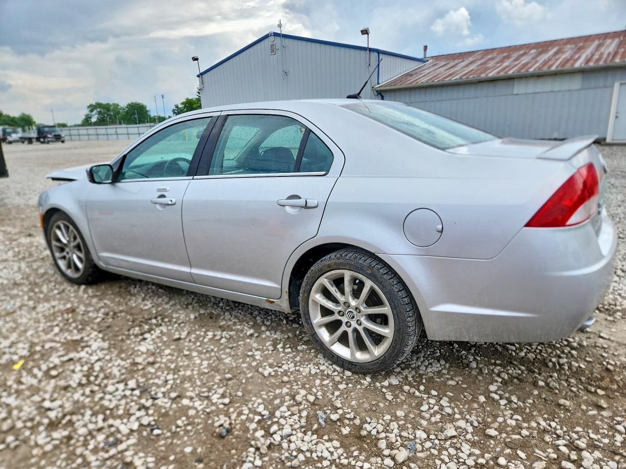 2011 Mercury Milan Premier Silver vin: 3MEHM0JG9BR601038