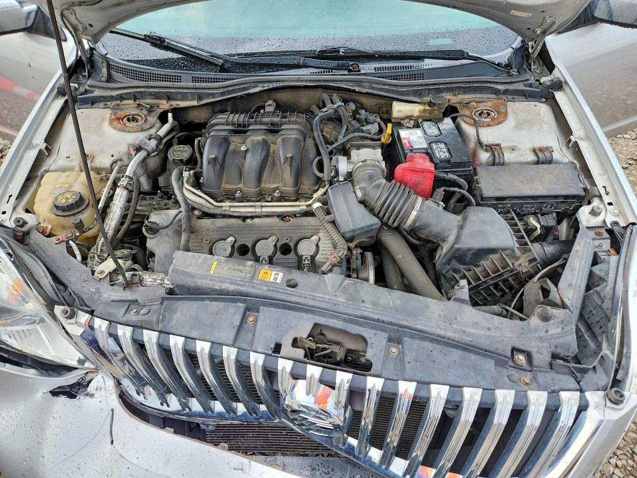 2011 Mercury Milan Premier Silver vin: 3MEHM0JG9BR601038