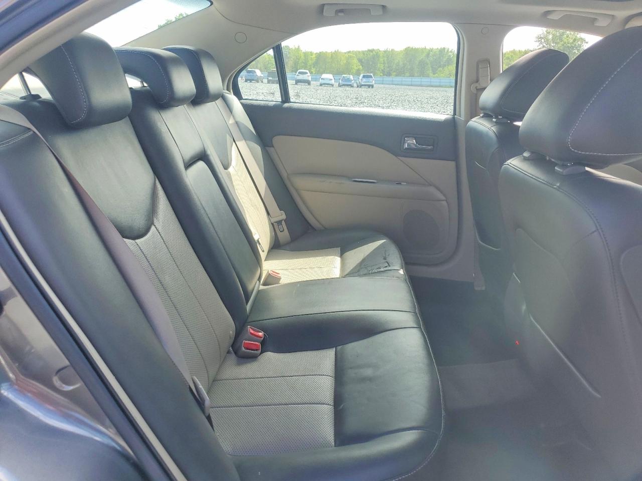 2010 Mercury Milan Premier Gray vin: 3MEHM0JGXAR621779