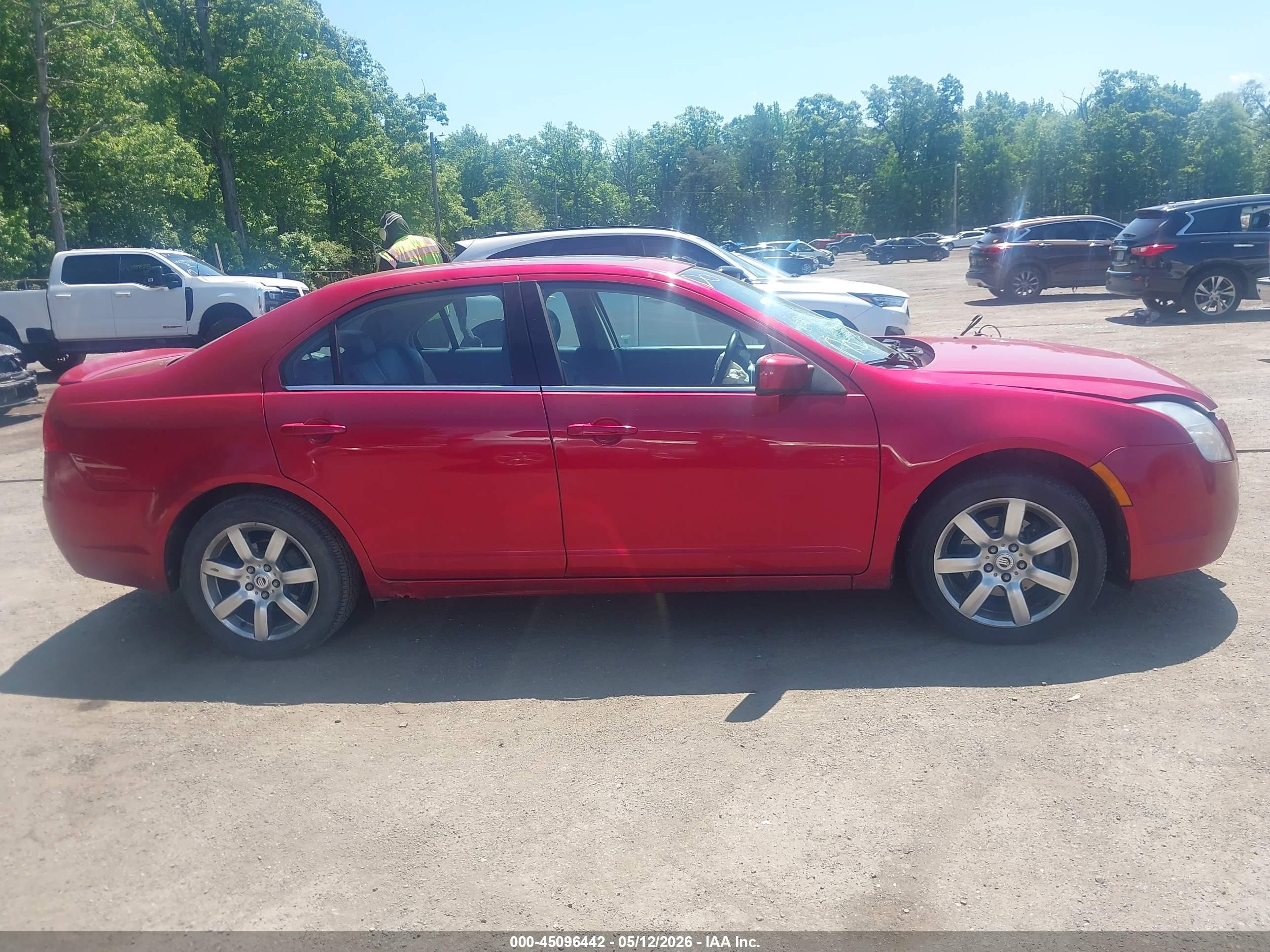 2011 Mercury Milan Premier Red vin: 3MEHM0JGXBR603655