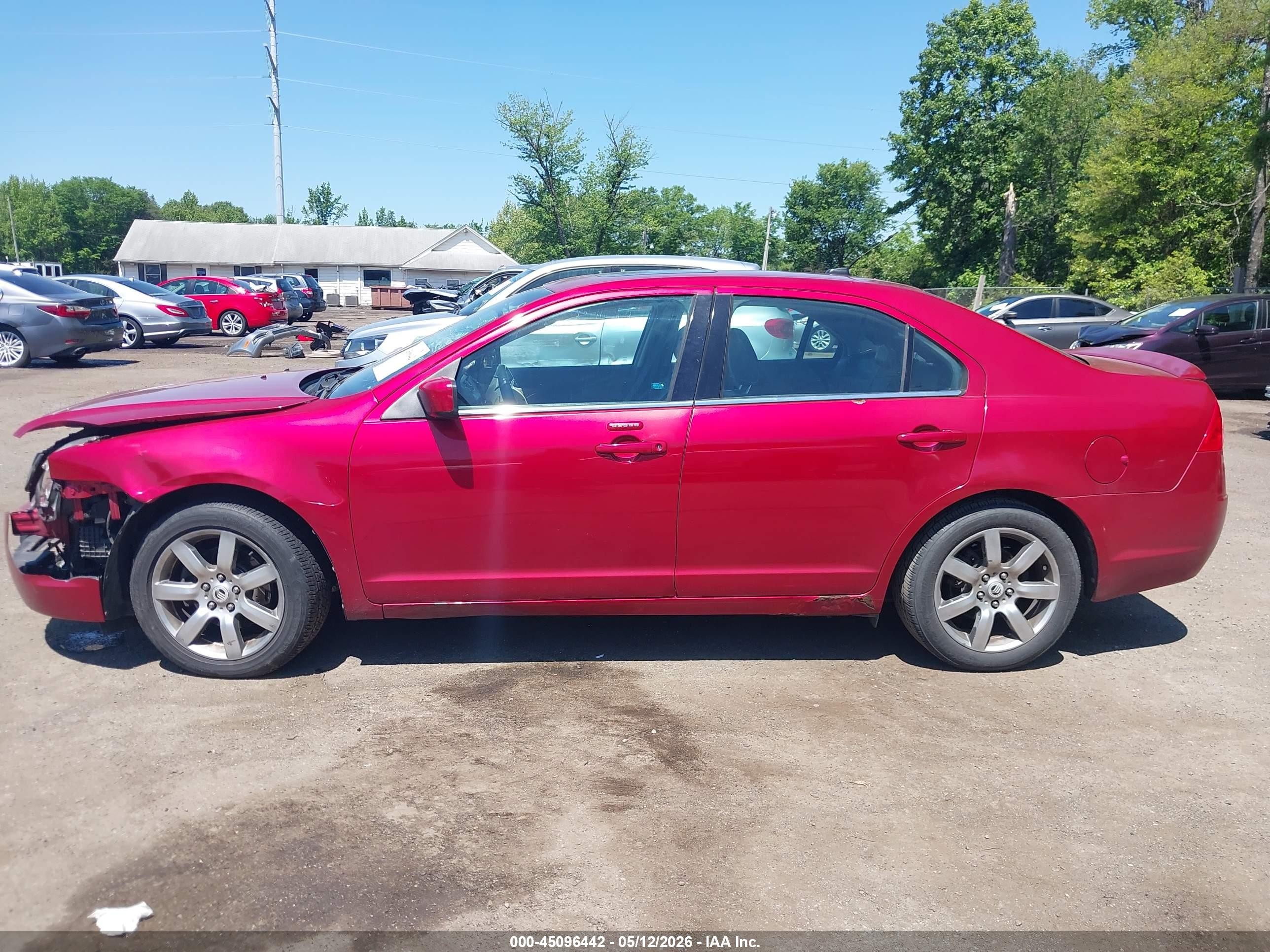 2011 Mercury Milan Premier Red vin: 3MEHM0JGXBR603655