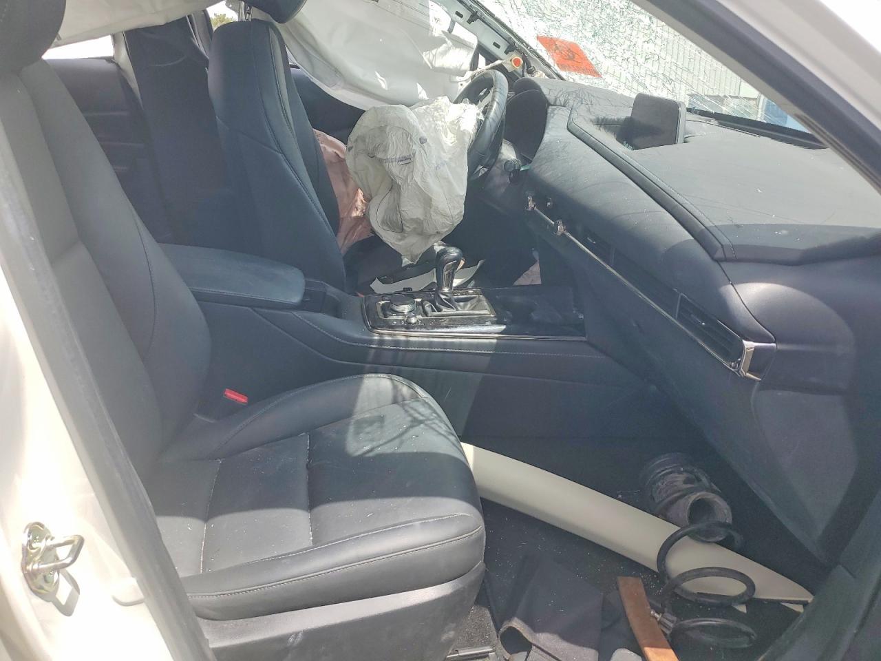 2023 Mazda Cx-30 Preferred White vin: 3MVDMBCMXPM572442