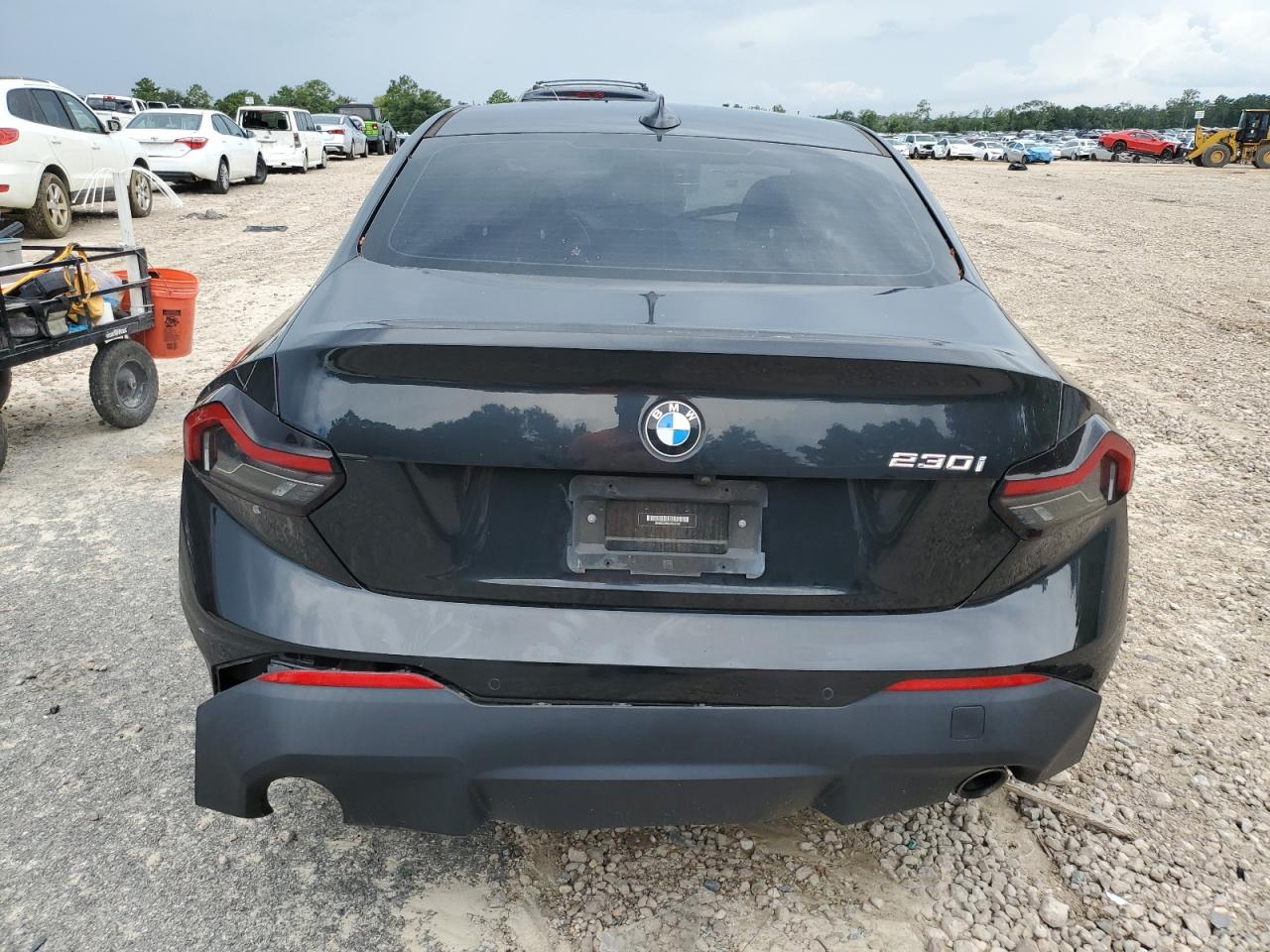 2022 Bmw 230i    Black vin: 3MW23CM03N8C47101