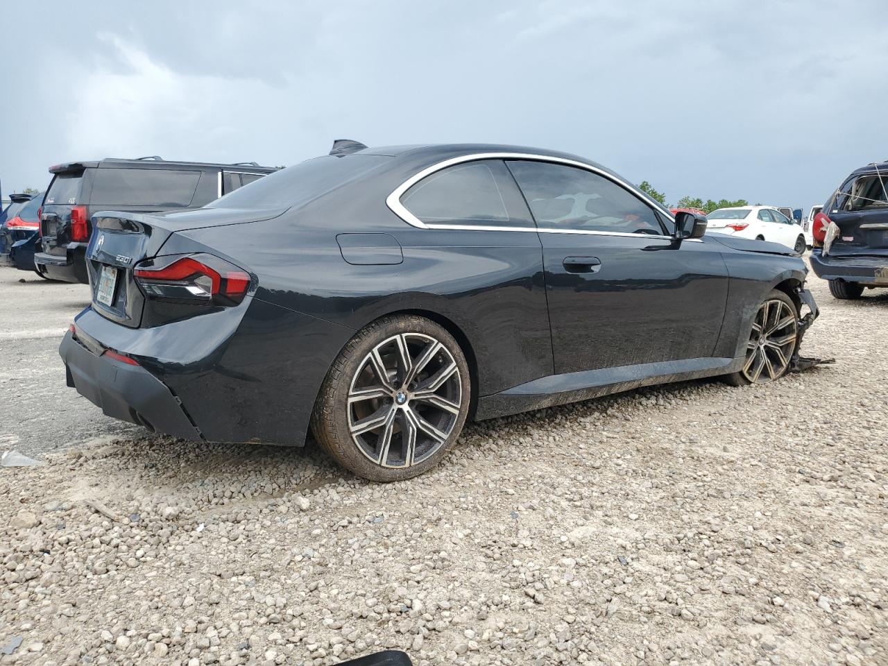 2022 Bmw 230i    Black vin: 3MW23CM03N8C47101