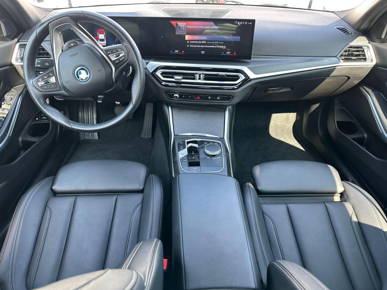 2024 Bmw 330xe    White vin: 3MW39FS01R8D95258