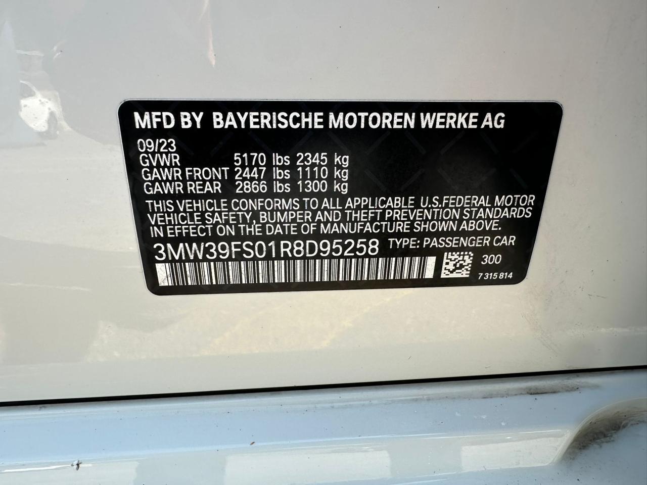 2024 Bmw 330xe    White vin: 3MW39FS01R8D95258