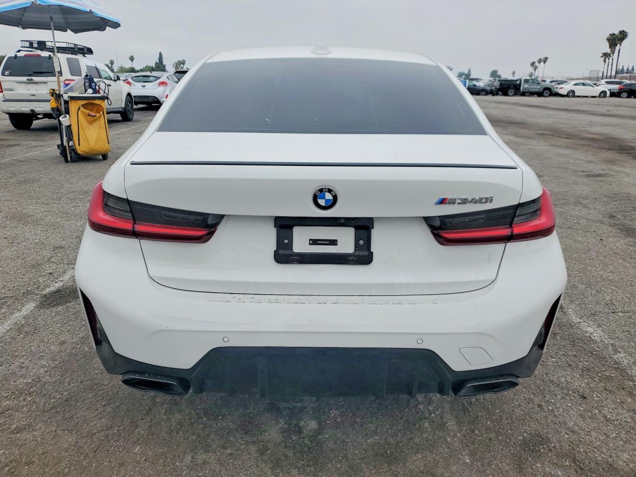 2025 Bmw M340i White vin: 3MW59FT09S8F24764