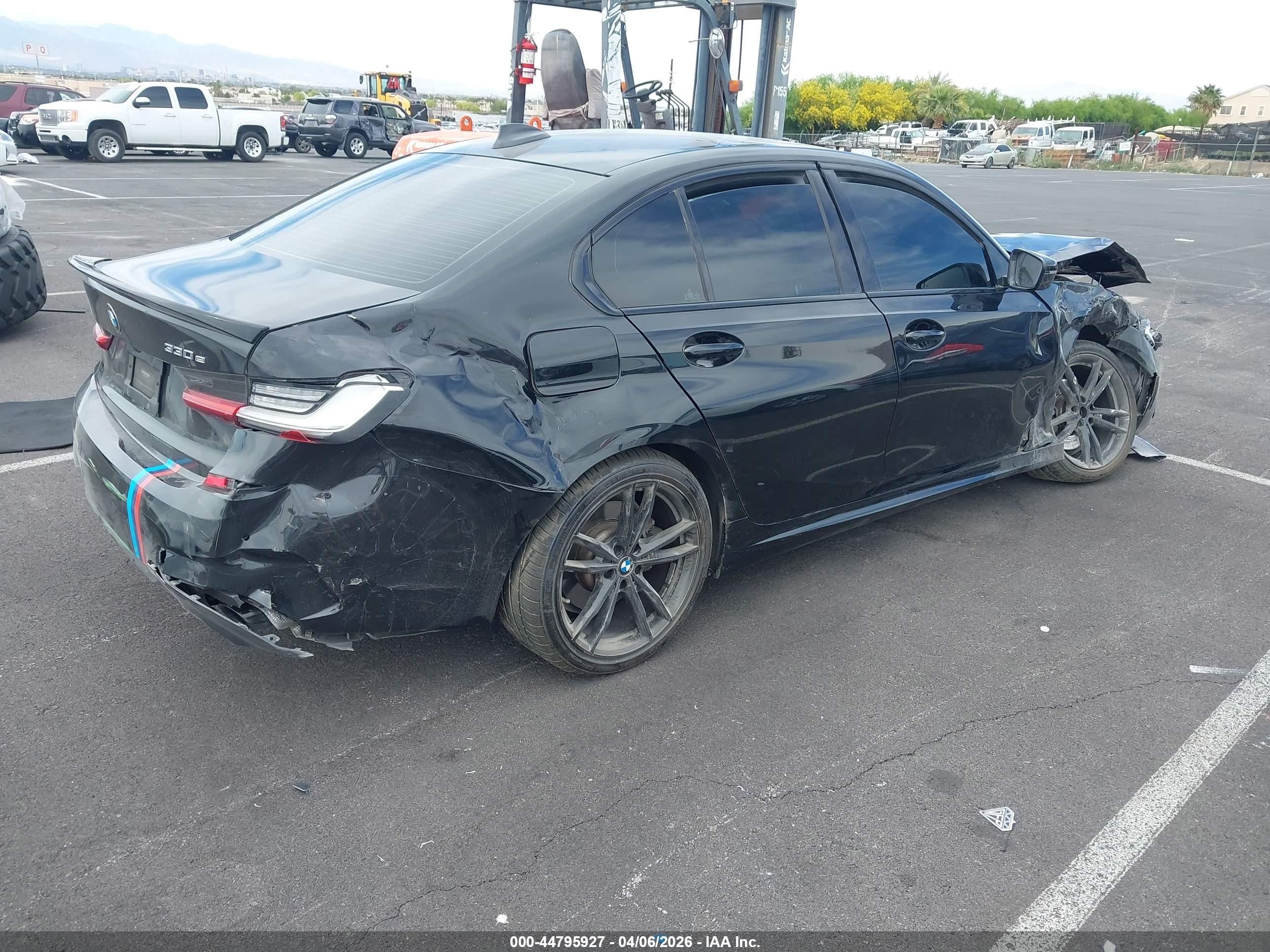 2021 Bmw 330e Черный vin: 3MW5P7J02M8B67395