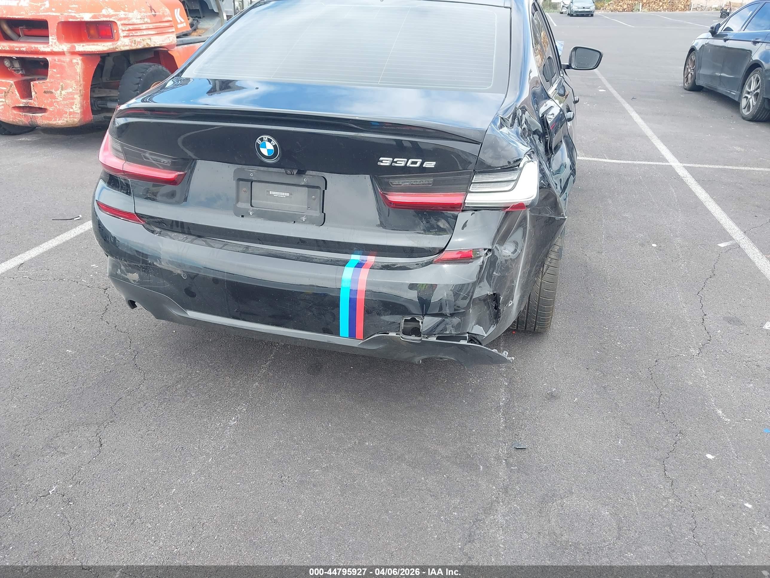 2021 Bmw 330e Черный vin: 3MW5P7J02M8B67395