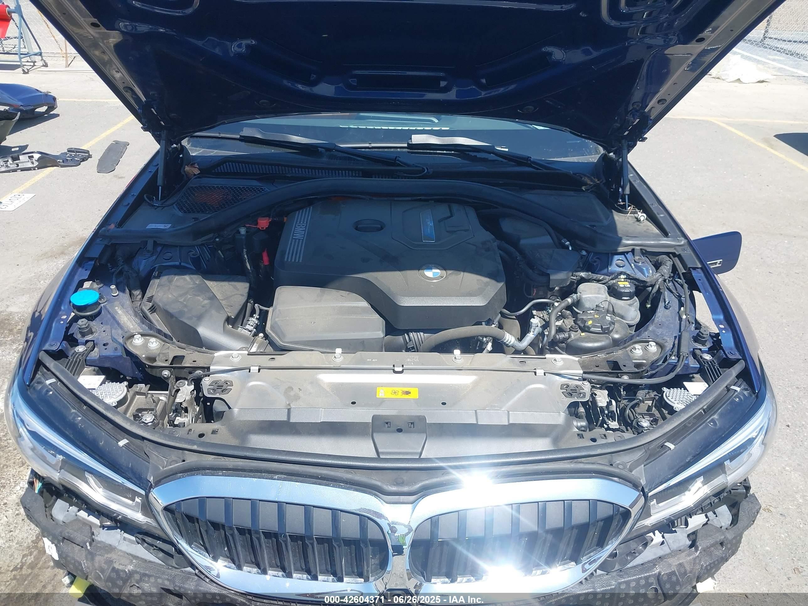 2022 Bmw 3 Series 330e Blue vin: 3MW5P7J07N8C39029