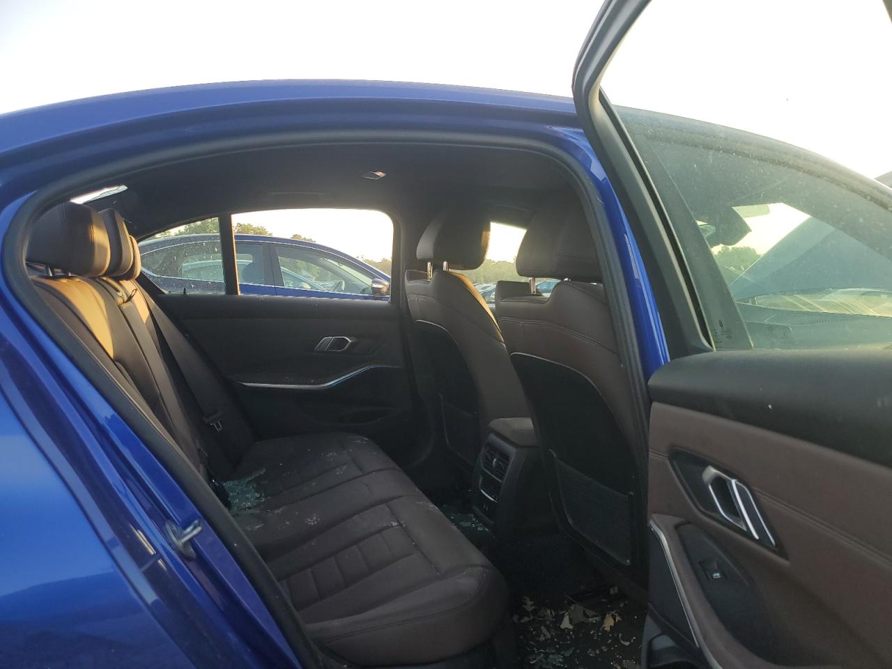2022 Bmw 330xe    Blue vin: 3MW5P9J02N8C35076