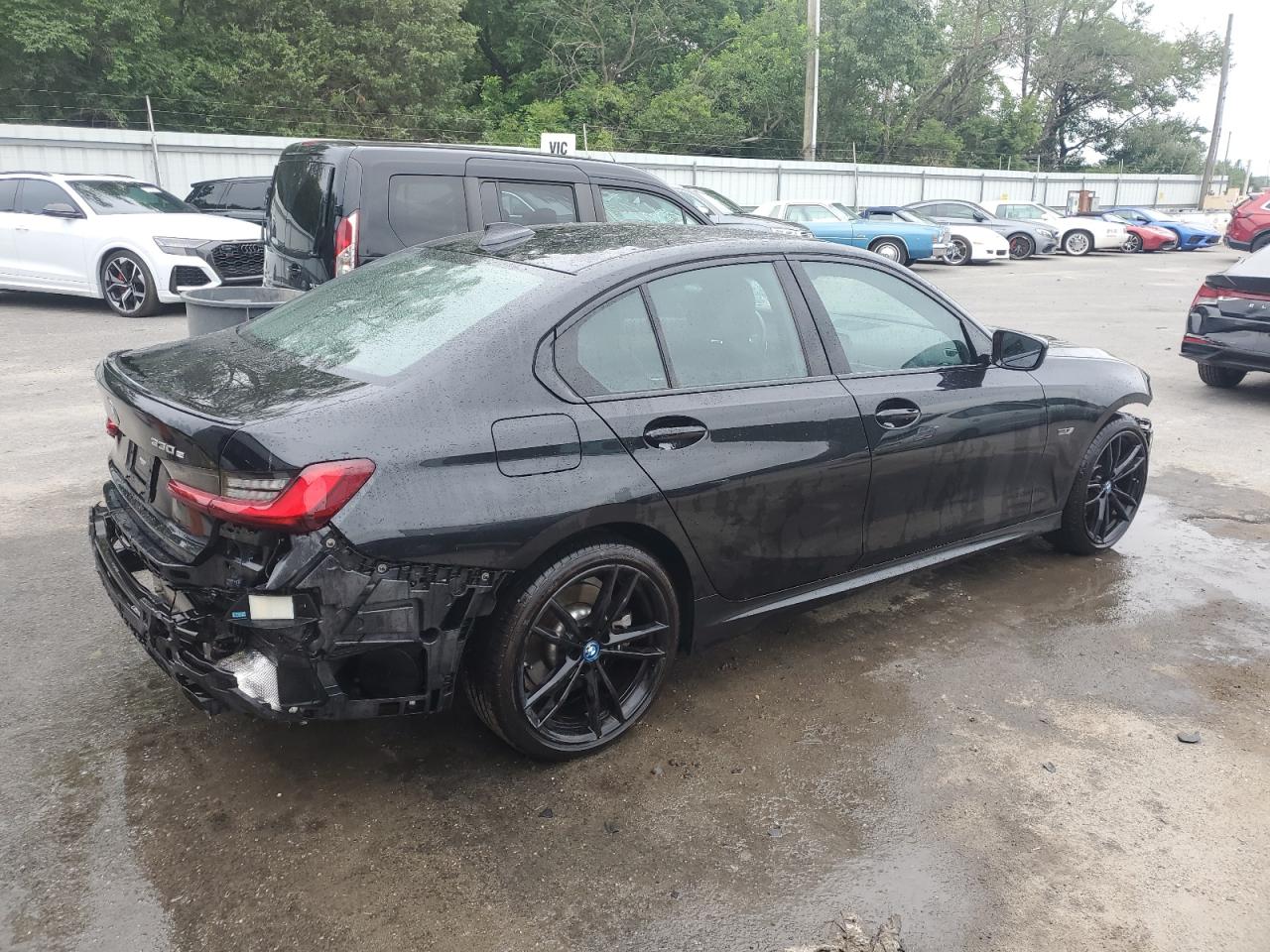 2022 Bmw 330xe    Black vin: 3MW5P9J06N8C66170