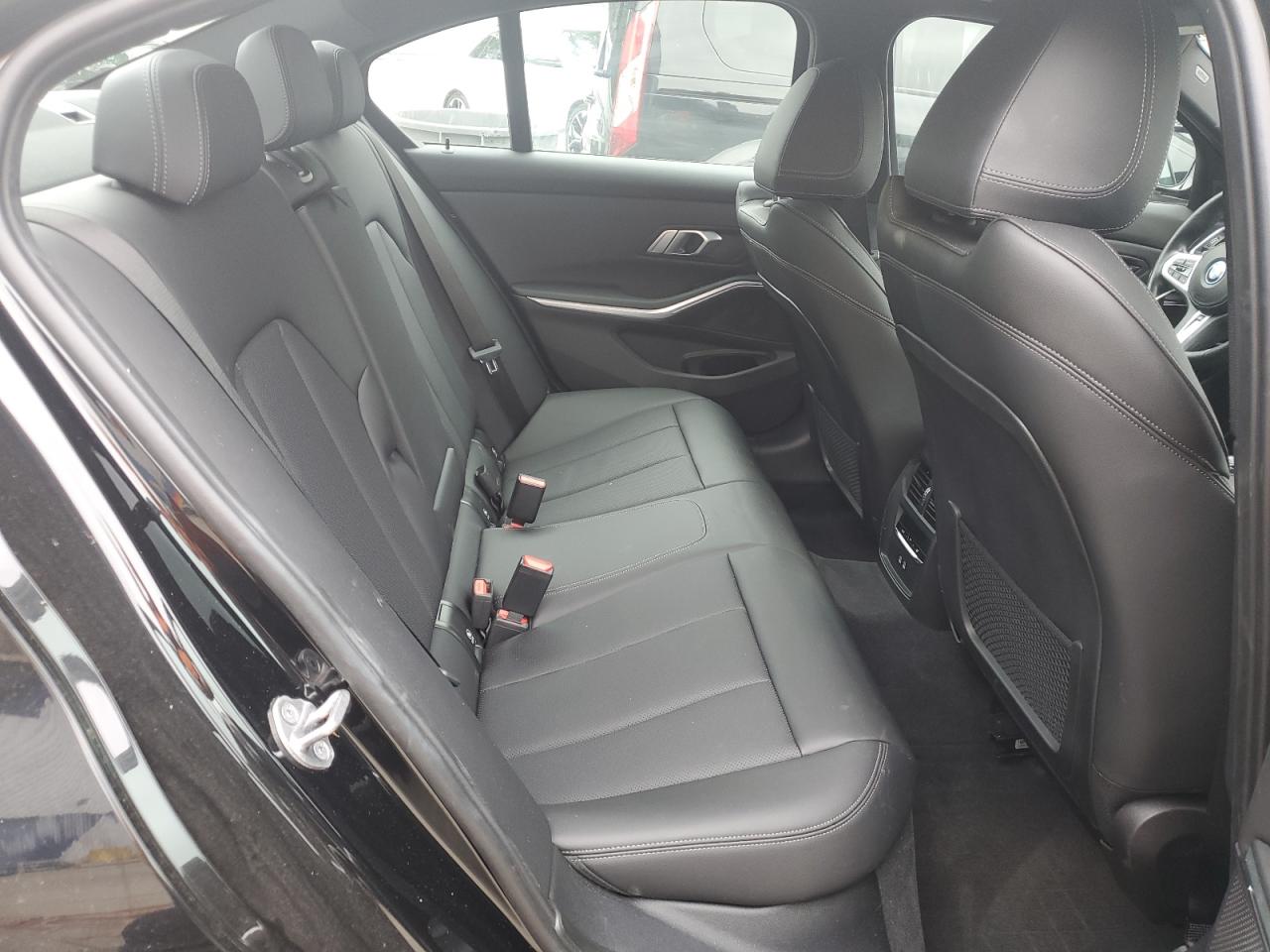 2022 Bmw 330xe    Black vin: 3MW5P9J06N8C66170