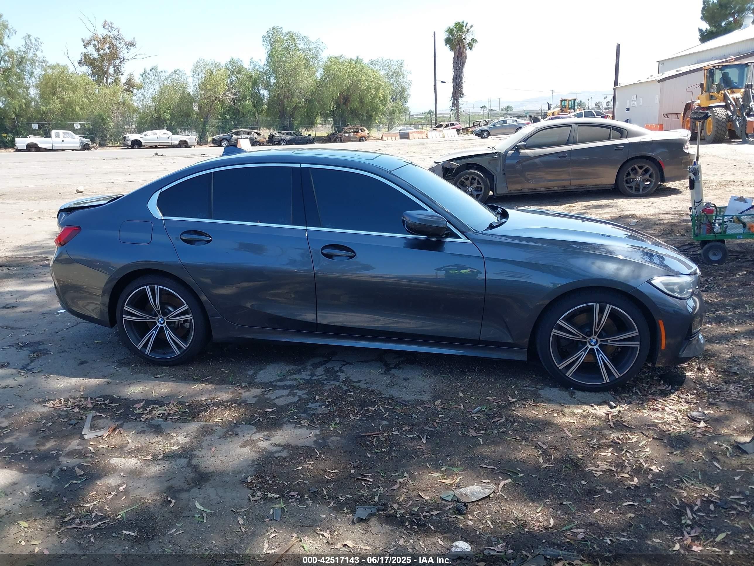 2021 Bmw 330i   Gray vin: 3MW5R1J01M8C03570