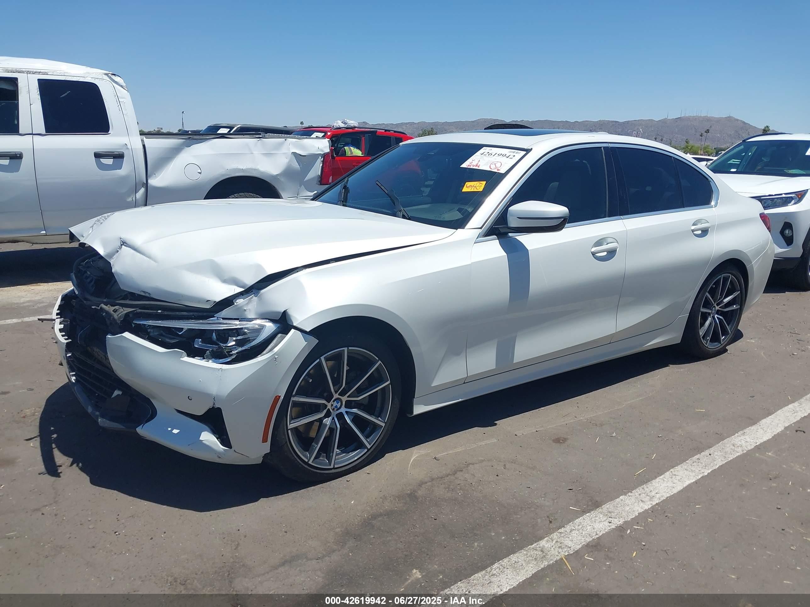 2021 Bmw 330i   White vin: 3MW5R1J02M8B74306