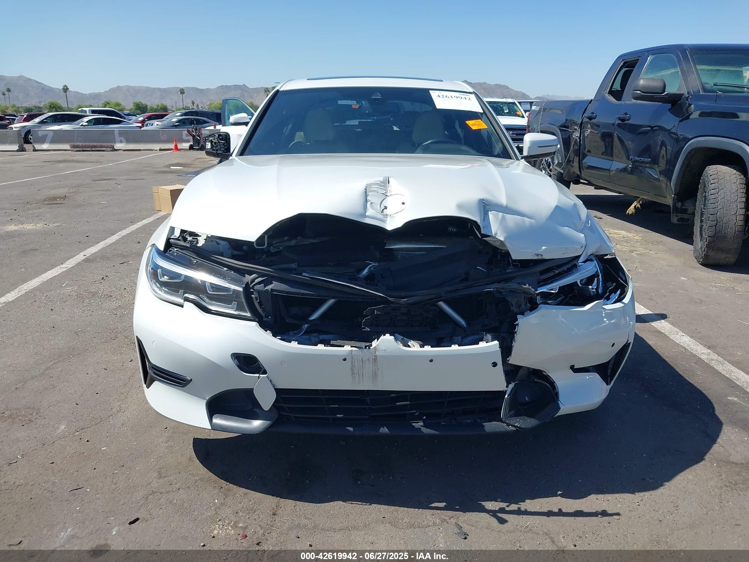 2021 Bmw 330i   White vin: 3MW5R1J02M8B74306
