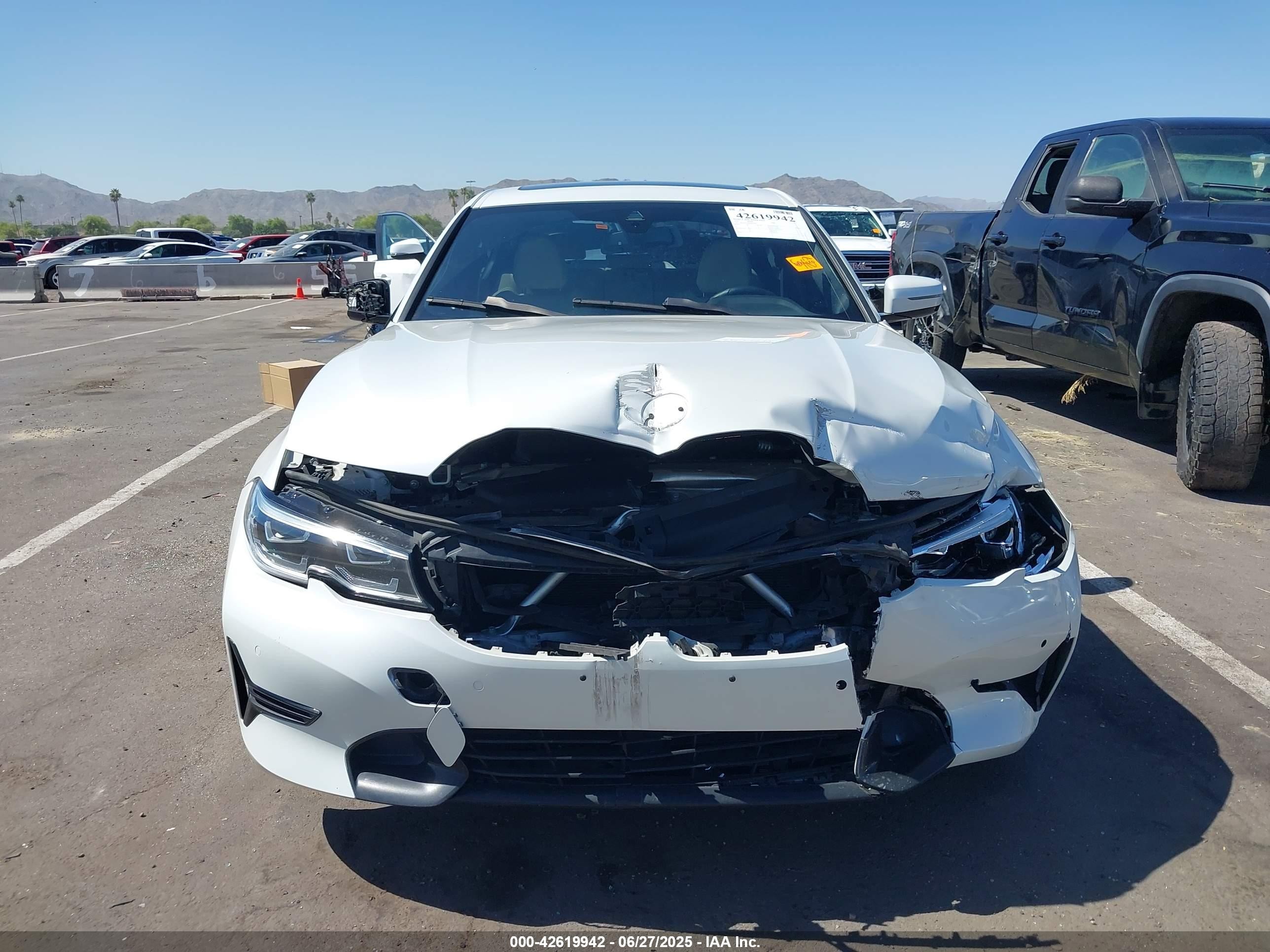 2021 Bmw 330i   White vin: 3MW5R1J02M8B74306