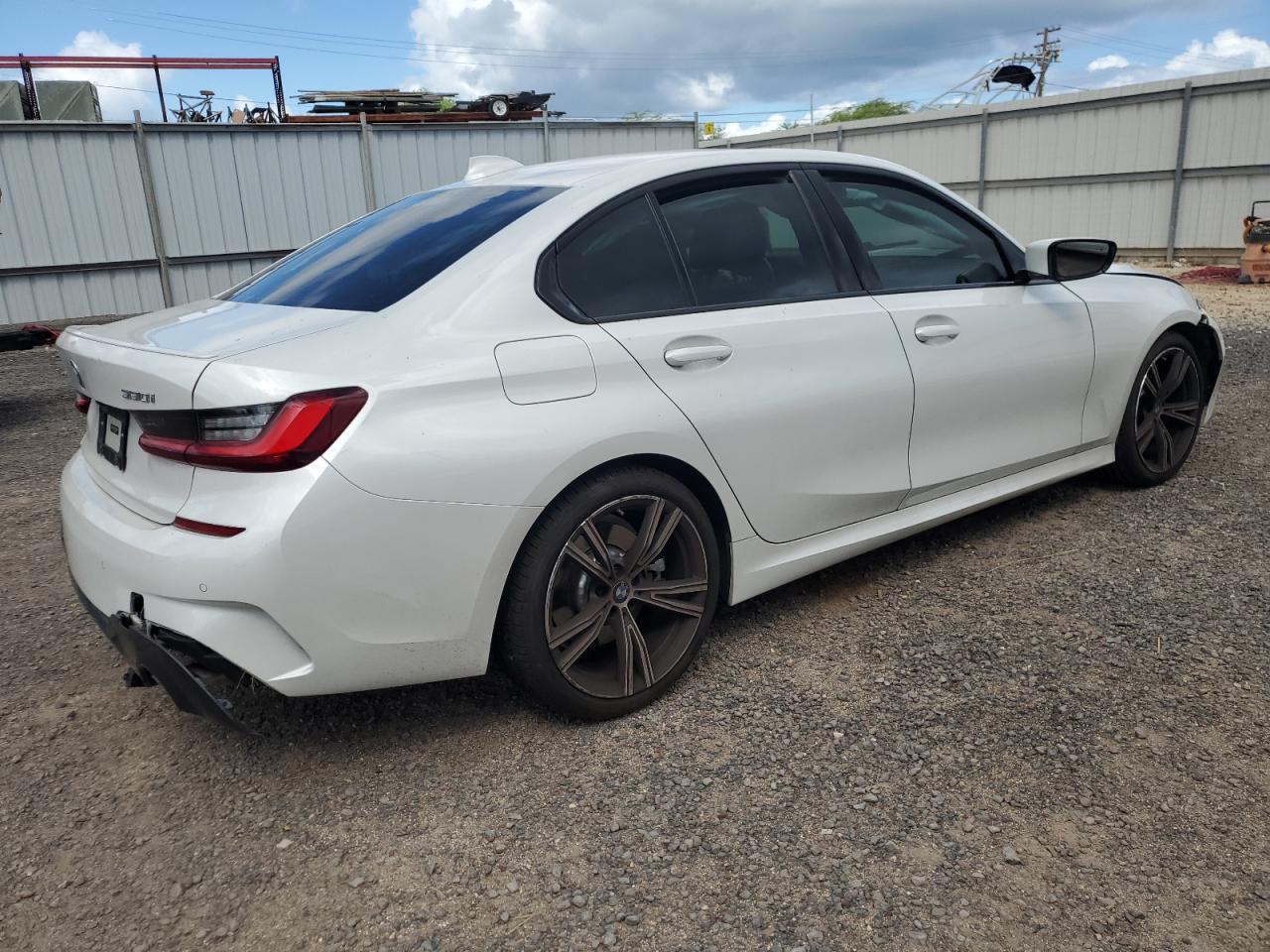 2022 Bmw 330i    White vin: 3MW5R1J02N8C27698