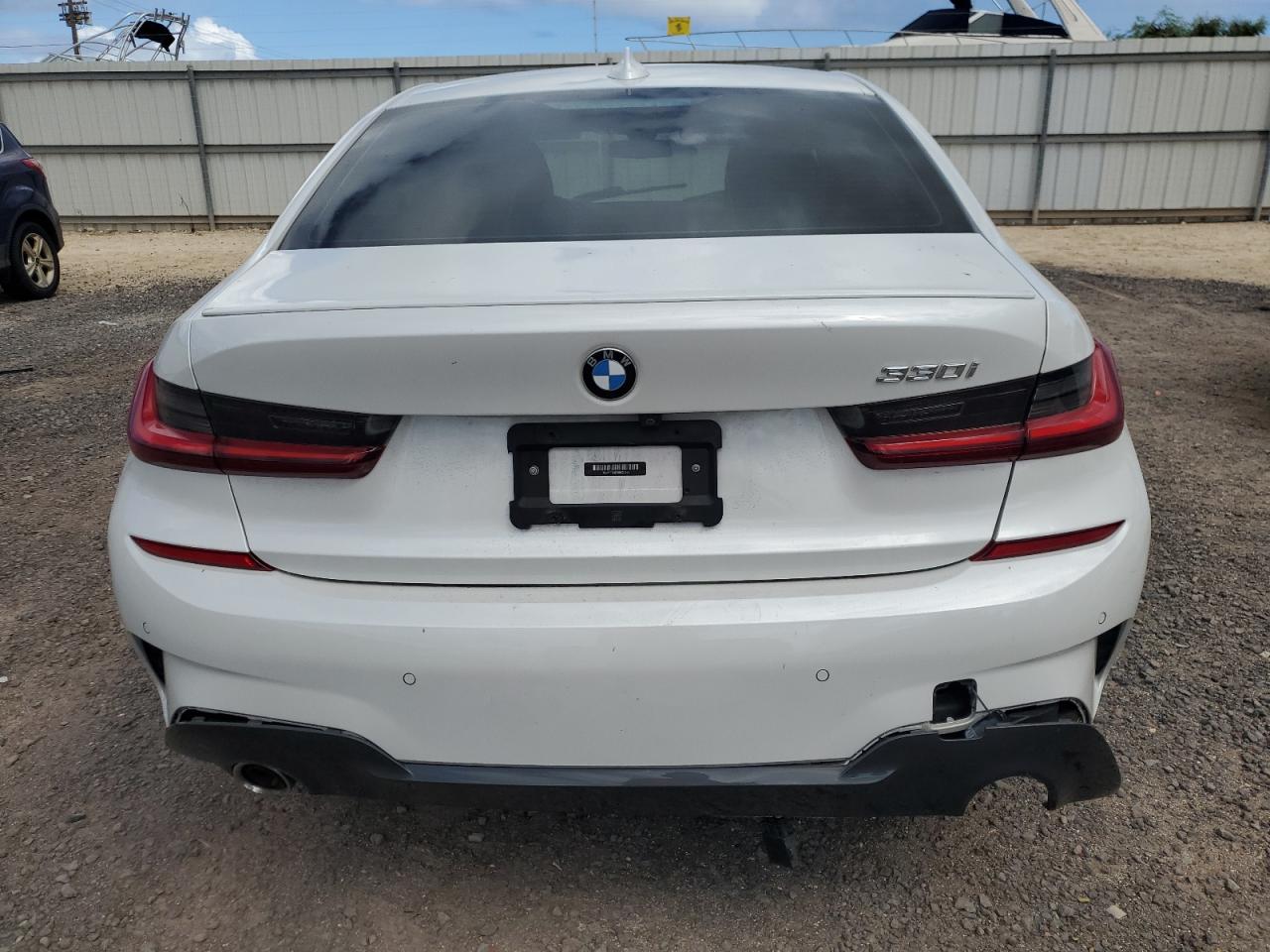 2022 Bmw 330i    White vin: 3MW5R1J02N8C27698