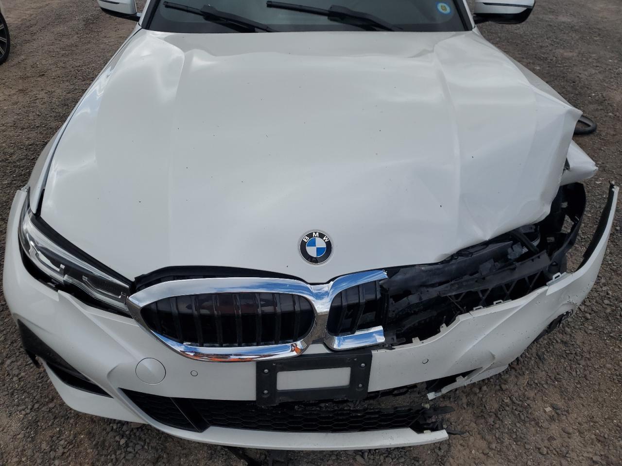 2022 Bmw 330i    White vin: 3MW5R1J02N8C27698