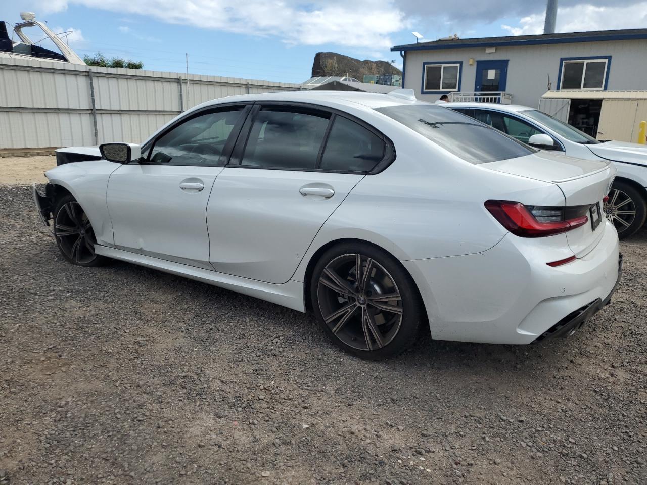 2022 Bmw 330i    White vin: 3MW5R1J02N8C27698