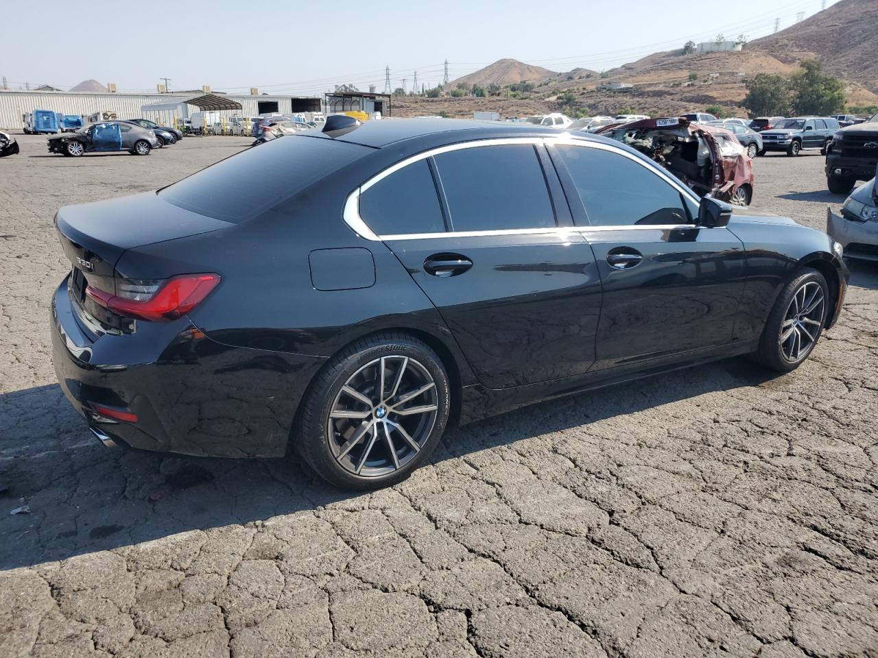2021 Bmw 330i    Black vin: 3MW5R1J04M8B62898