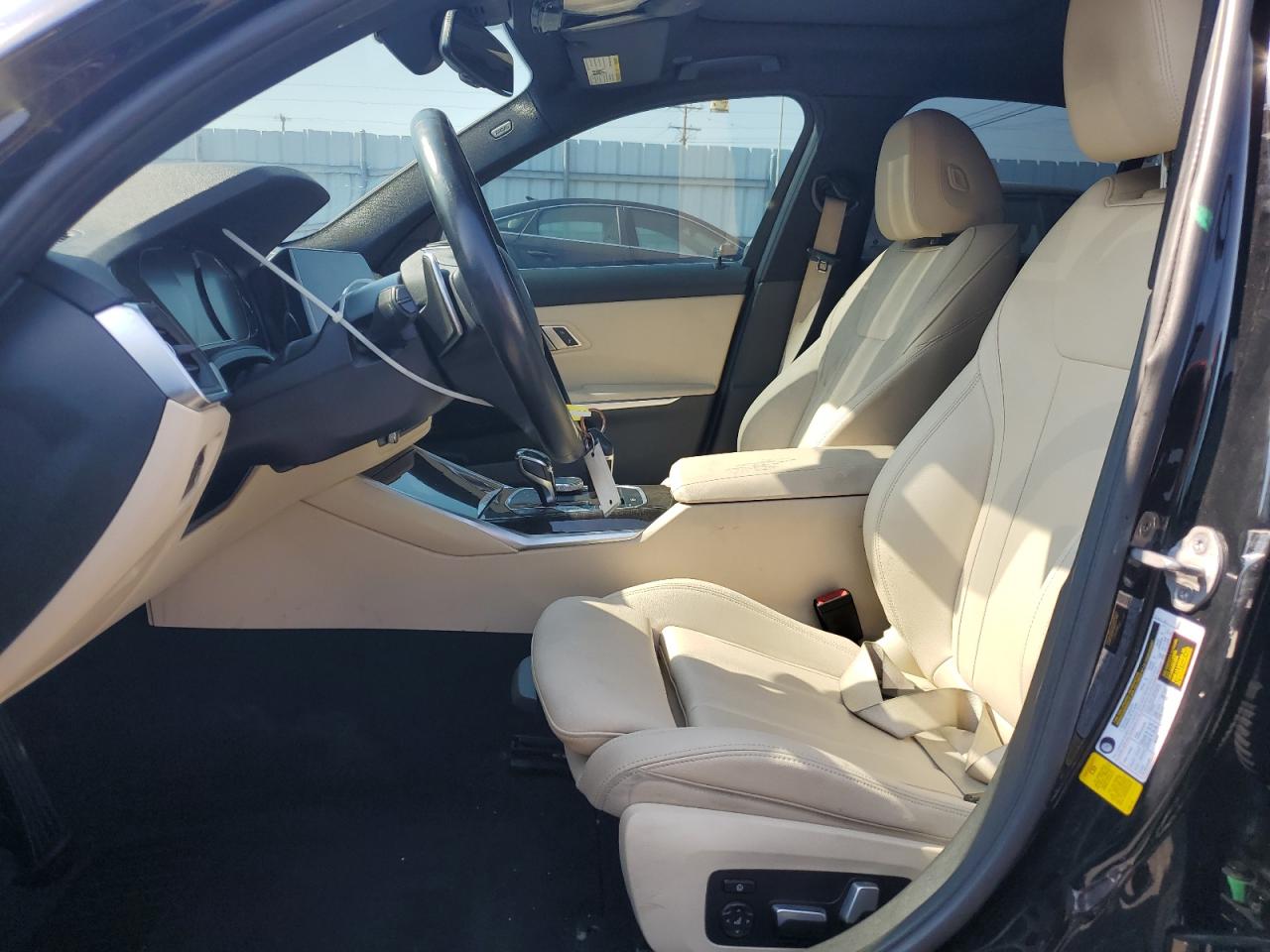 2021 Bmw 330i    Black vin: 3MW5R1J04M8B62898